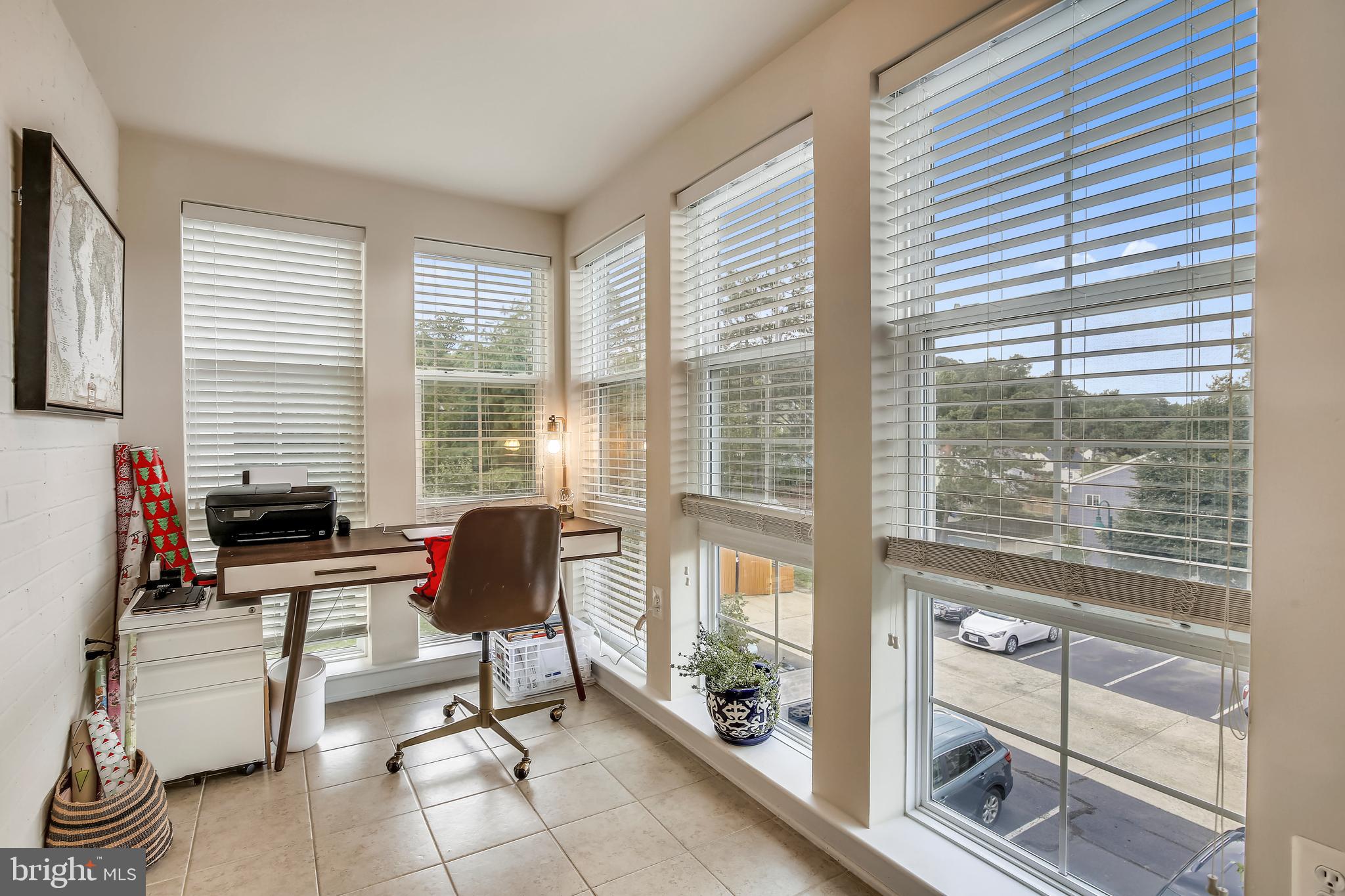 4113 S FOUR MILE RUN DR #302
