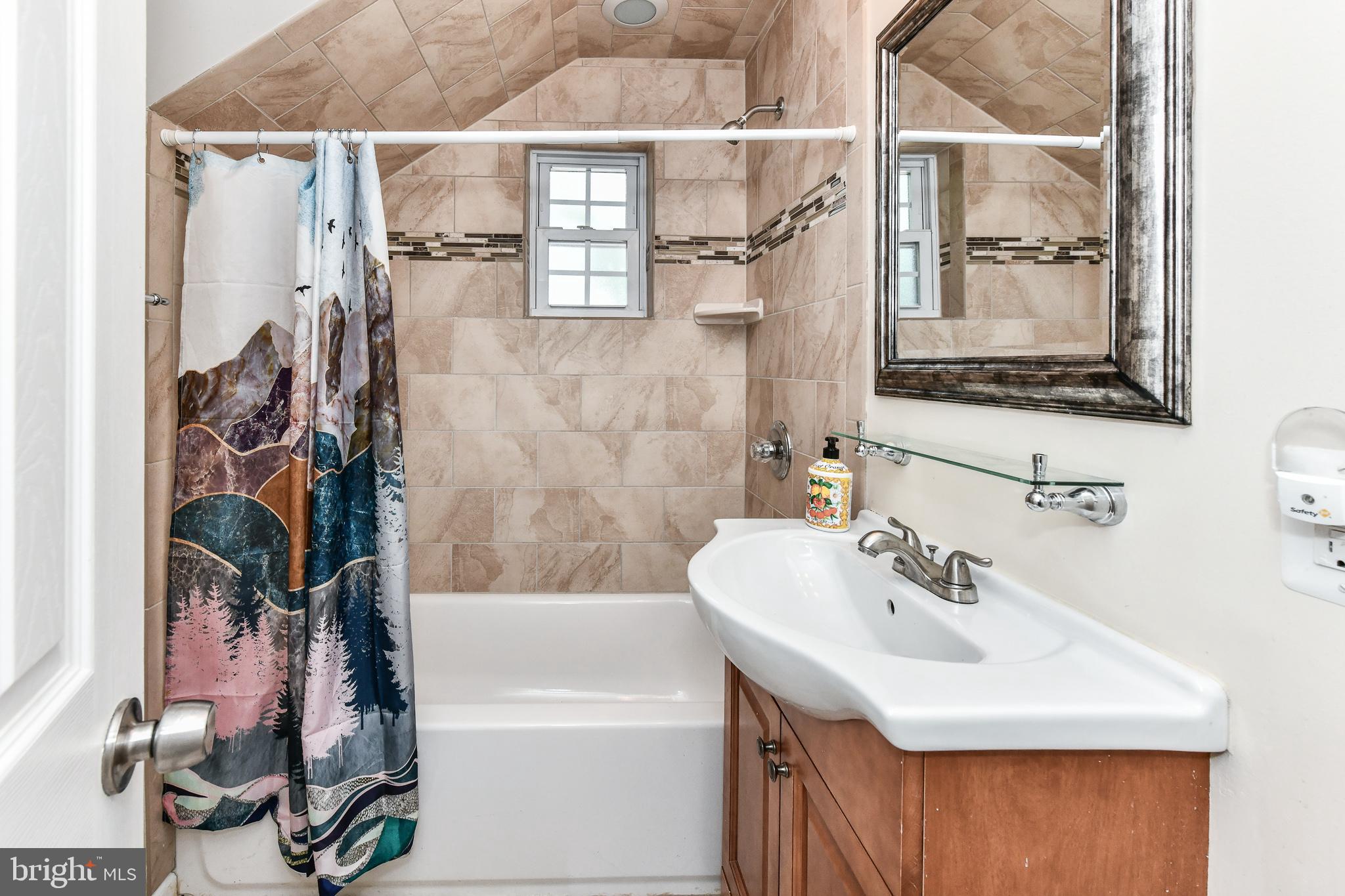 1033 S EDISON STREET