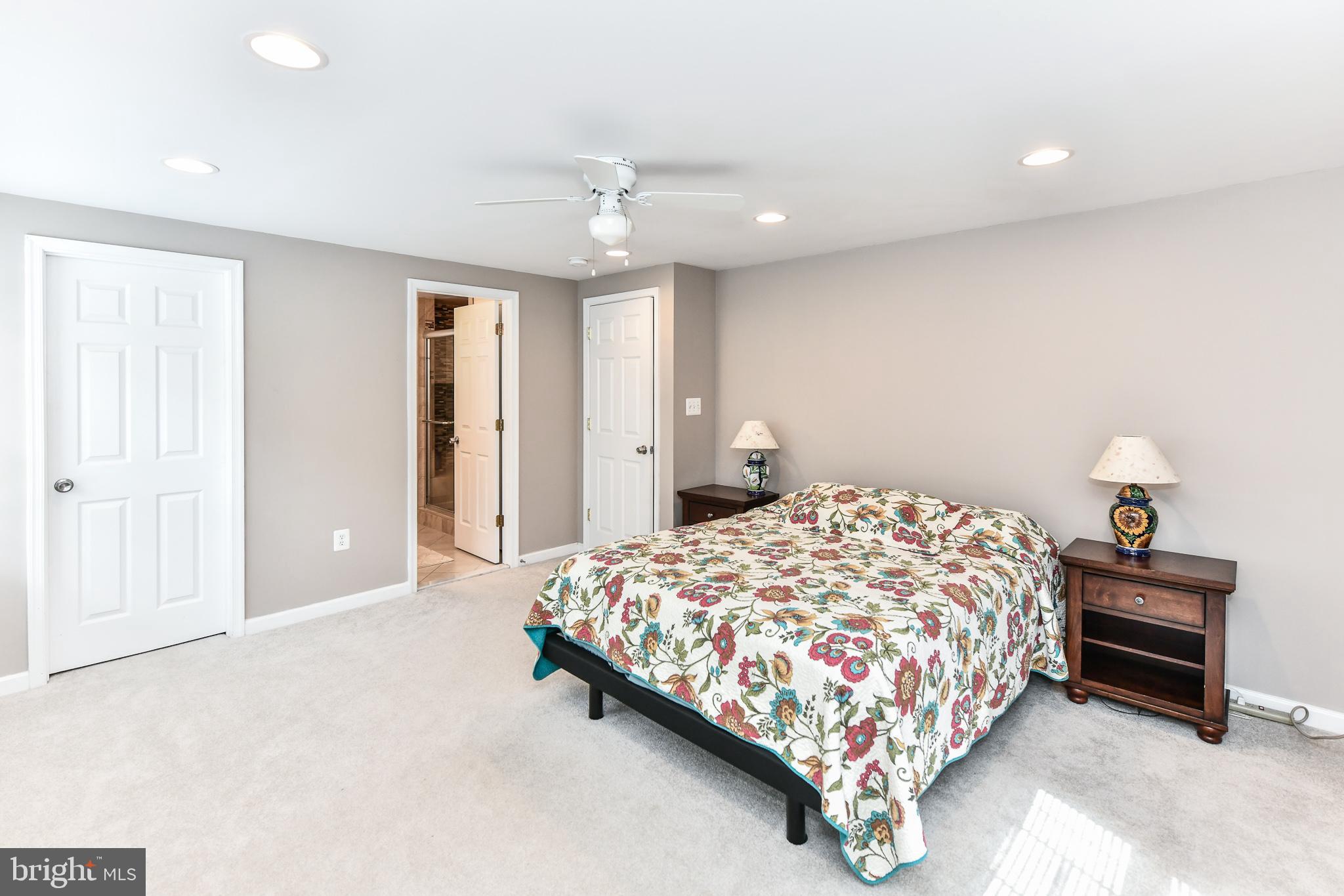 1033 S EDISON STREET