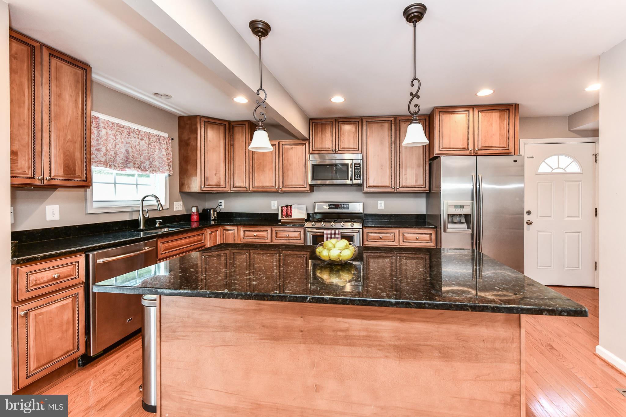 1033 S EDISON STREET