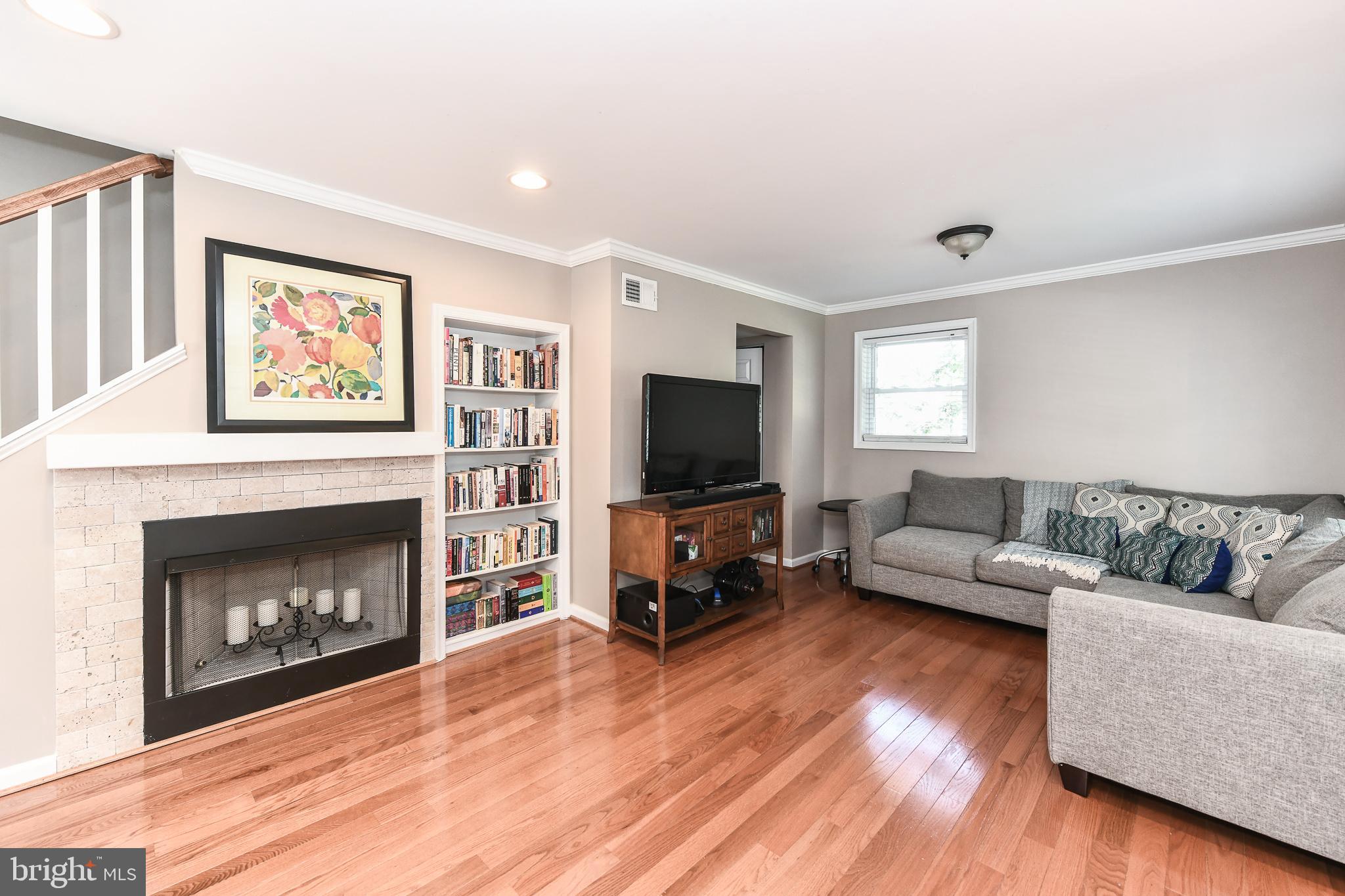 1033 S EDISON STREET