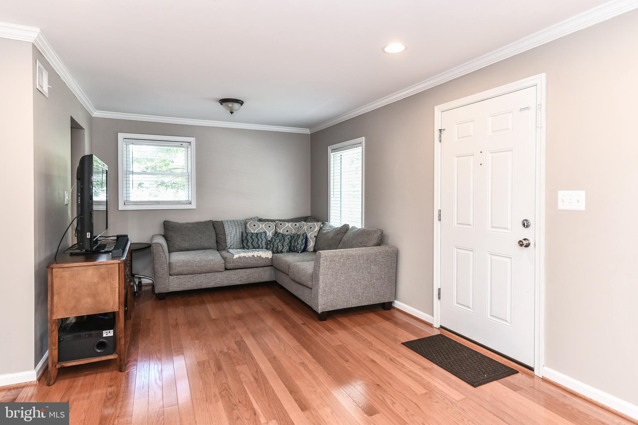 1033 S EDISON STREET