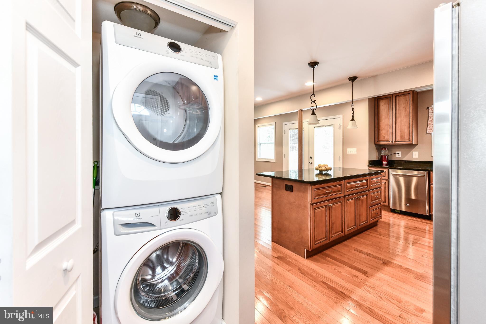 1033 S EDISON STREET