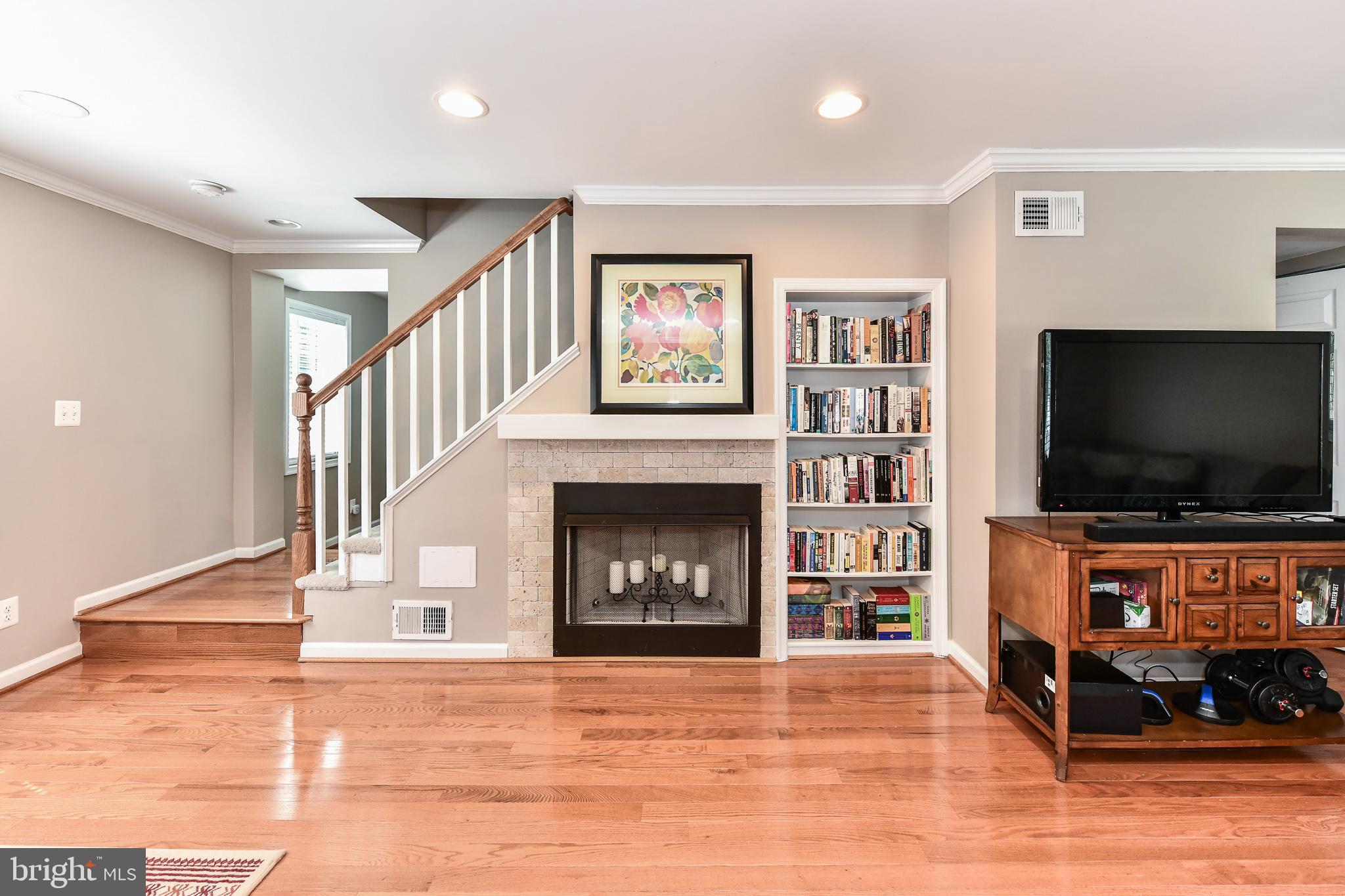 1033 S EDISON STREET