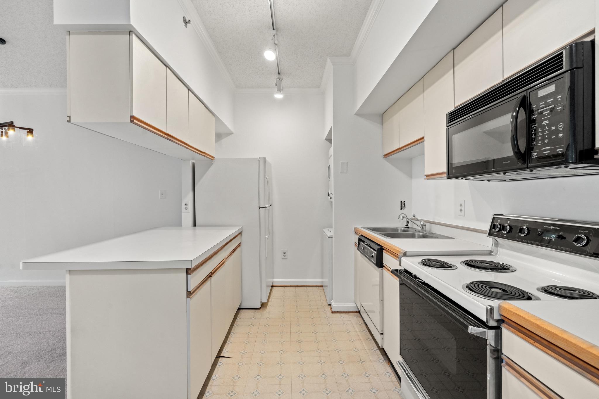 1211 S EADS STREET 1009