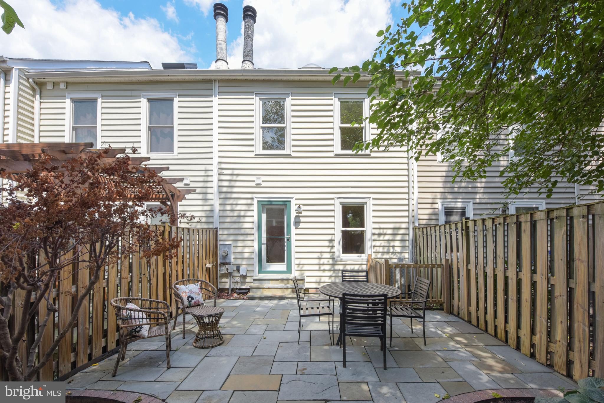 1318 Dewitt AVENUE