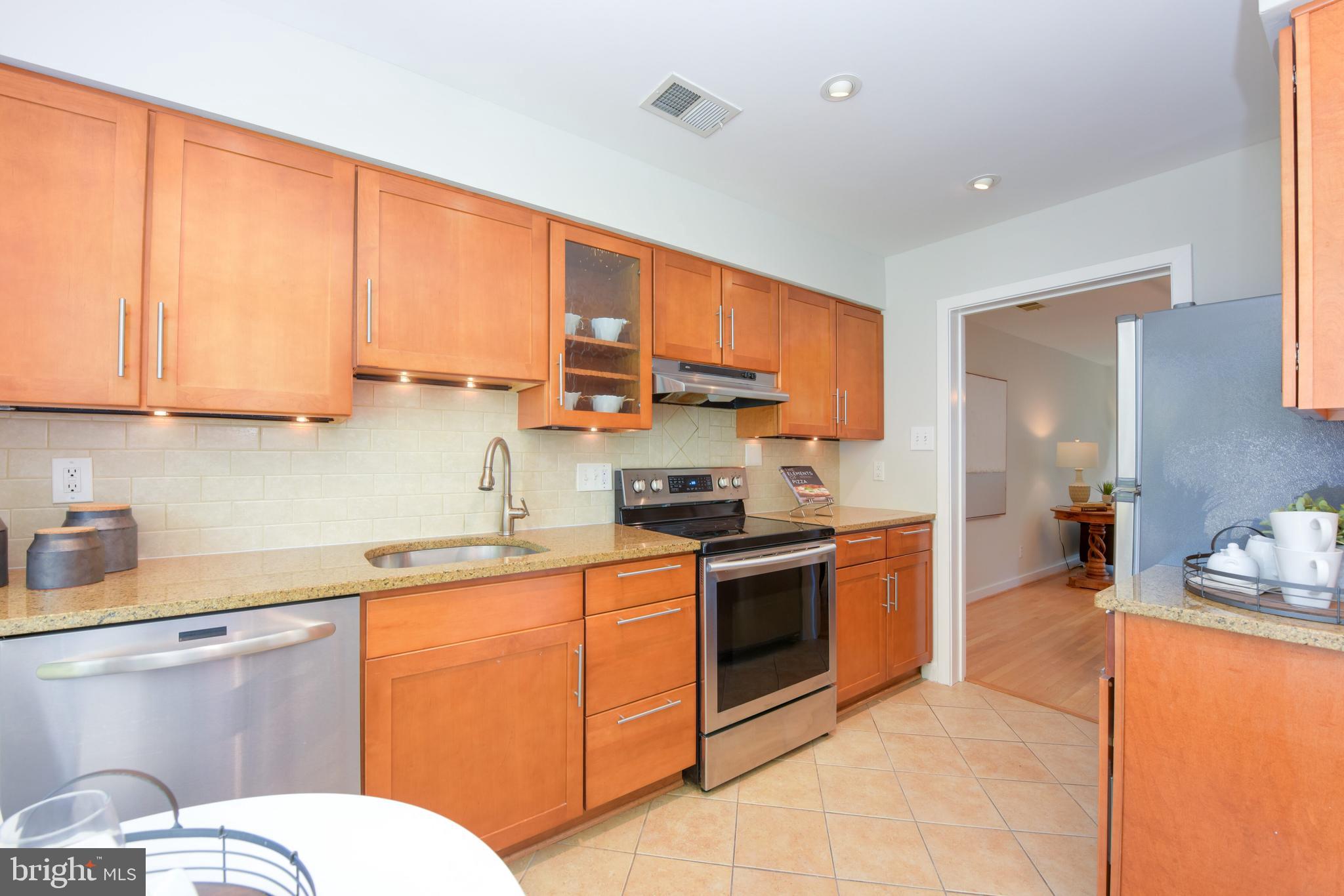 1318 Dewitt AVENUE