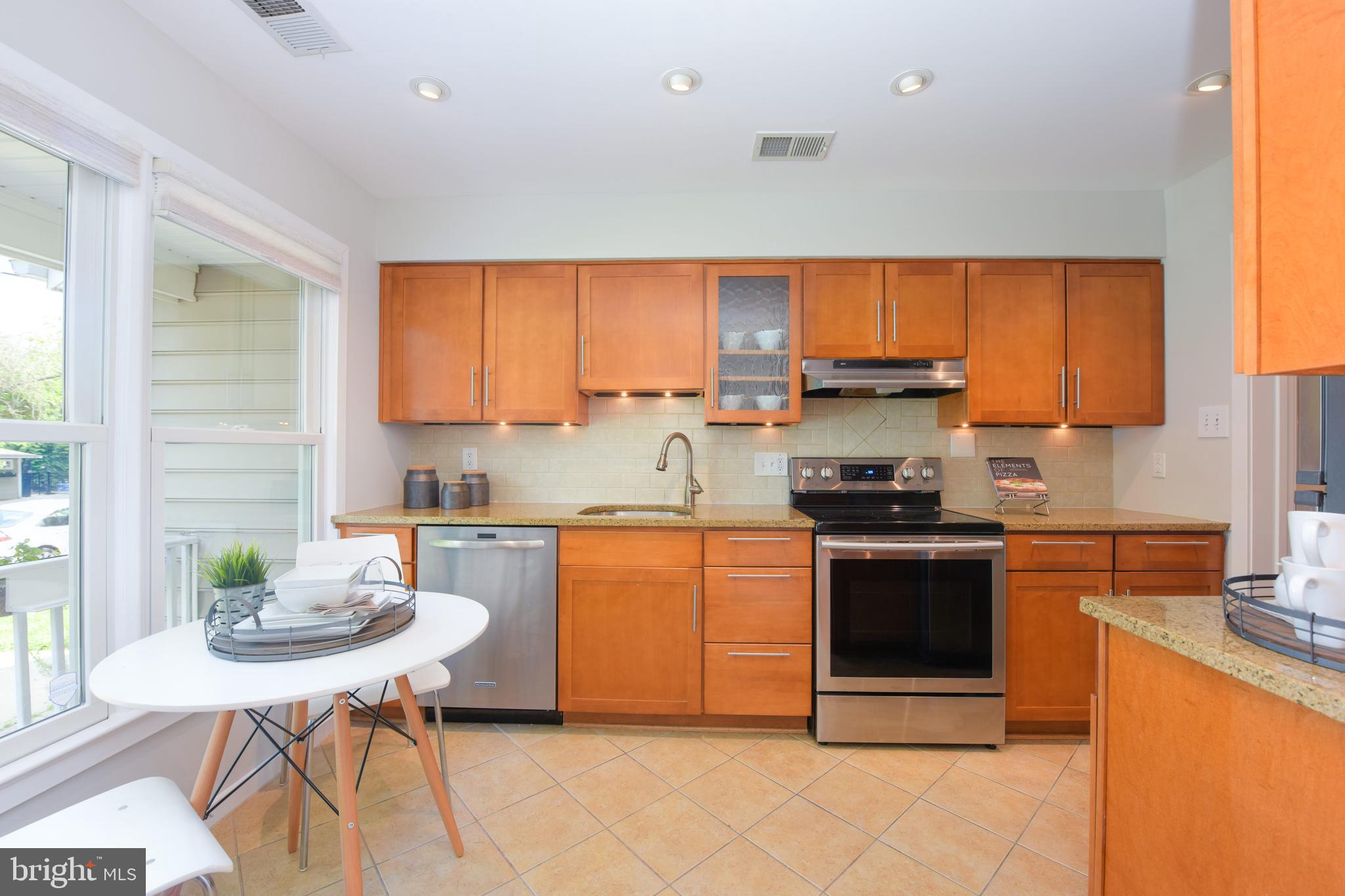 1318 Dewitt AVENUE