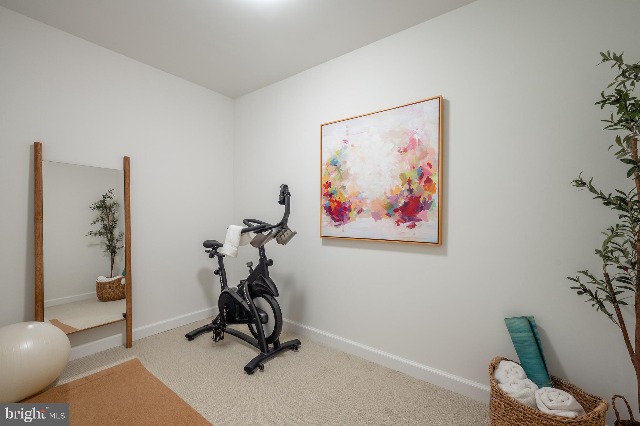 317 E Howell AVENUE
