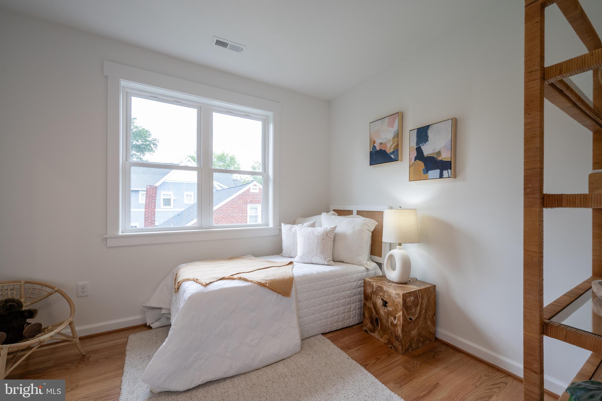 317 E Howell AVENUE