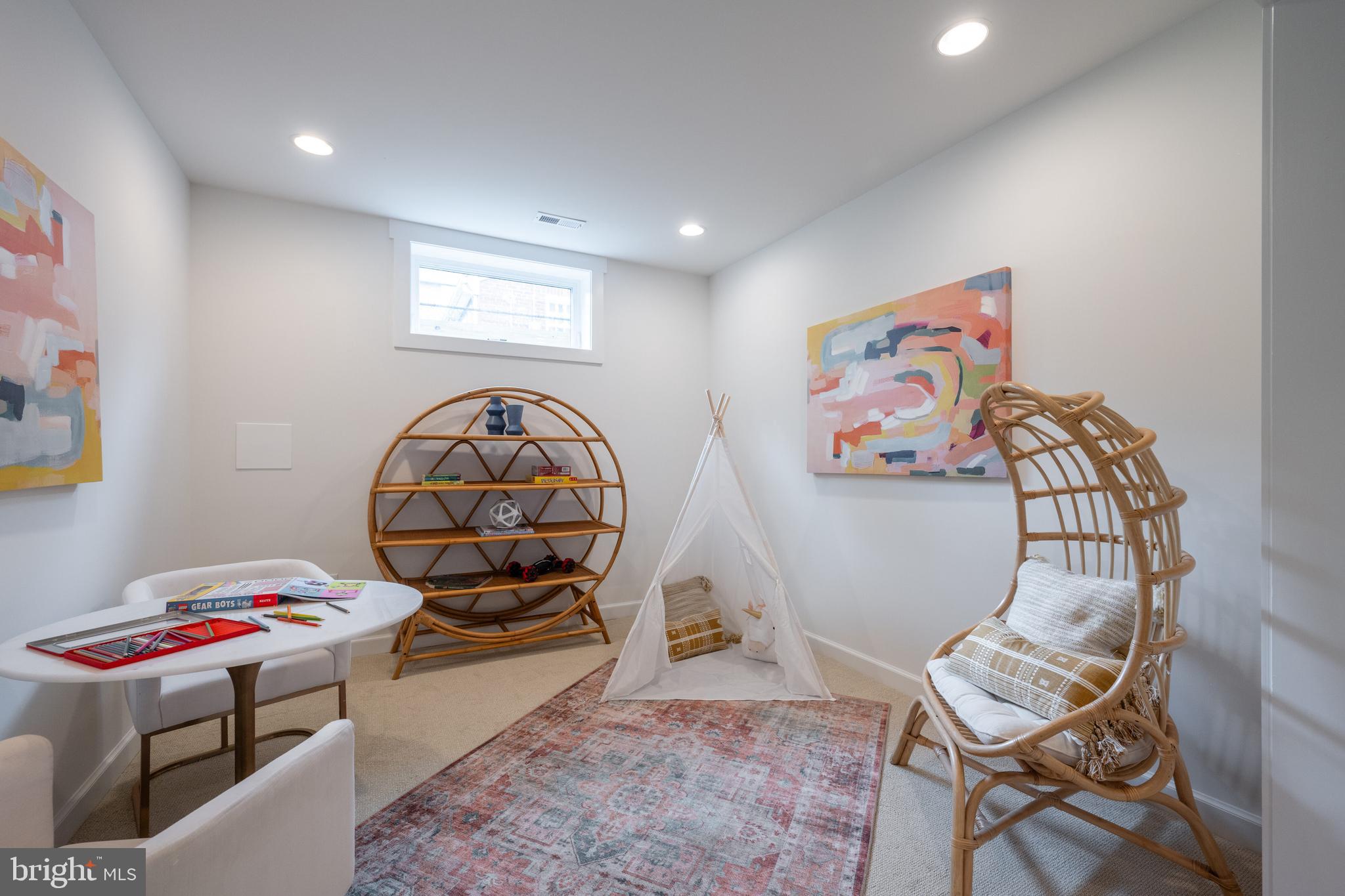 317 E Howell AVENUE