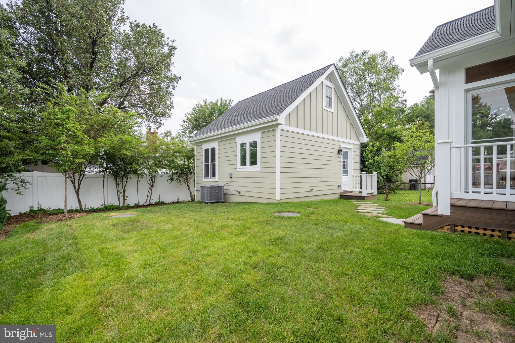 317 E Howell AVENUE