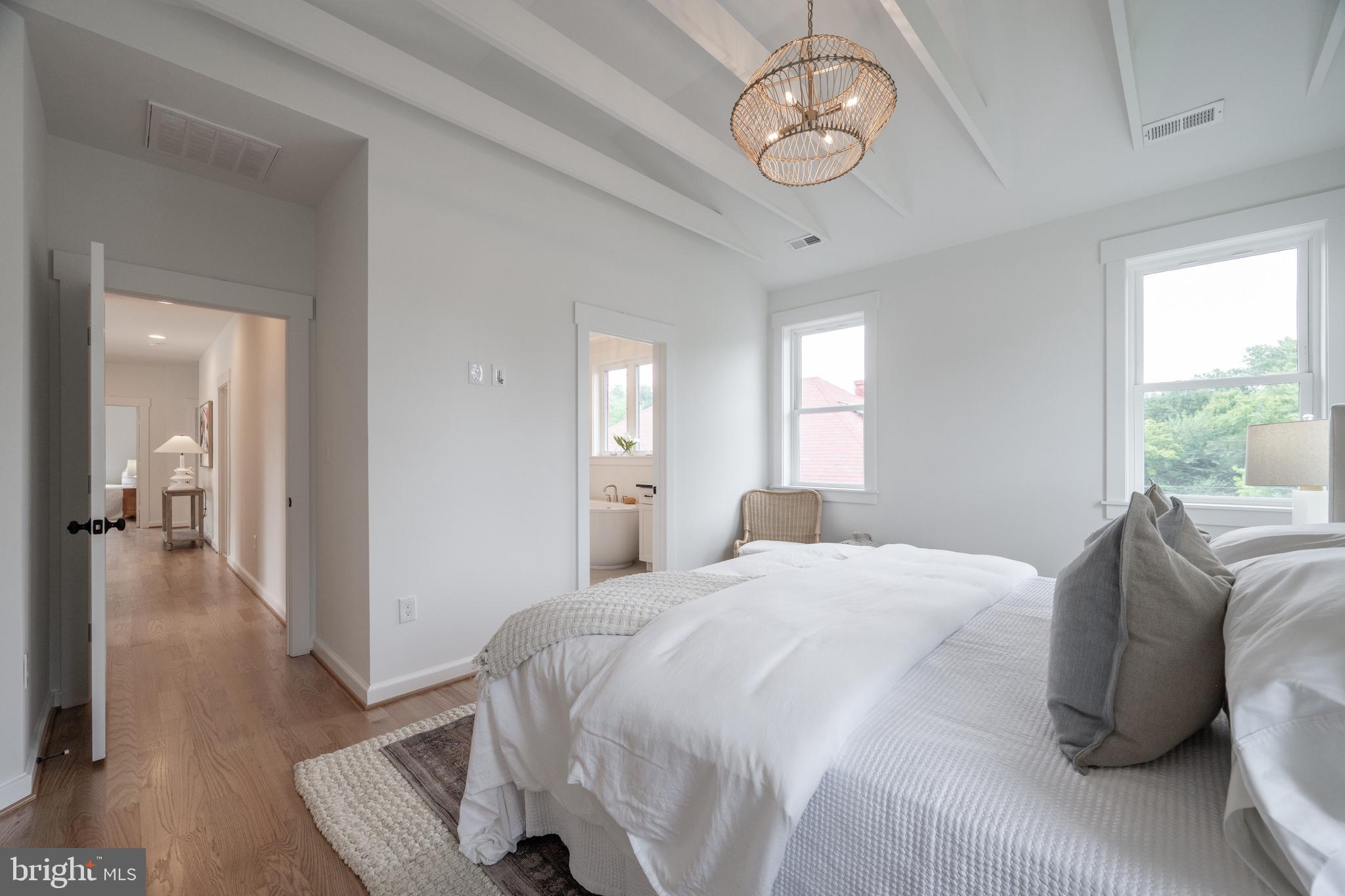 317 E Howell AVENUE