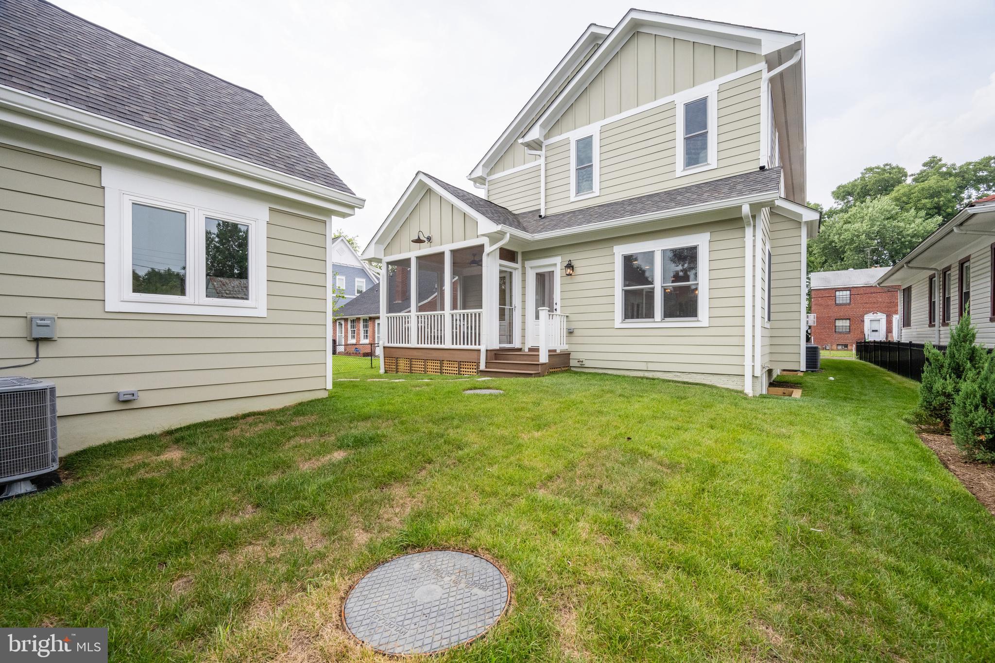 317 E Howell AVENUE