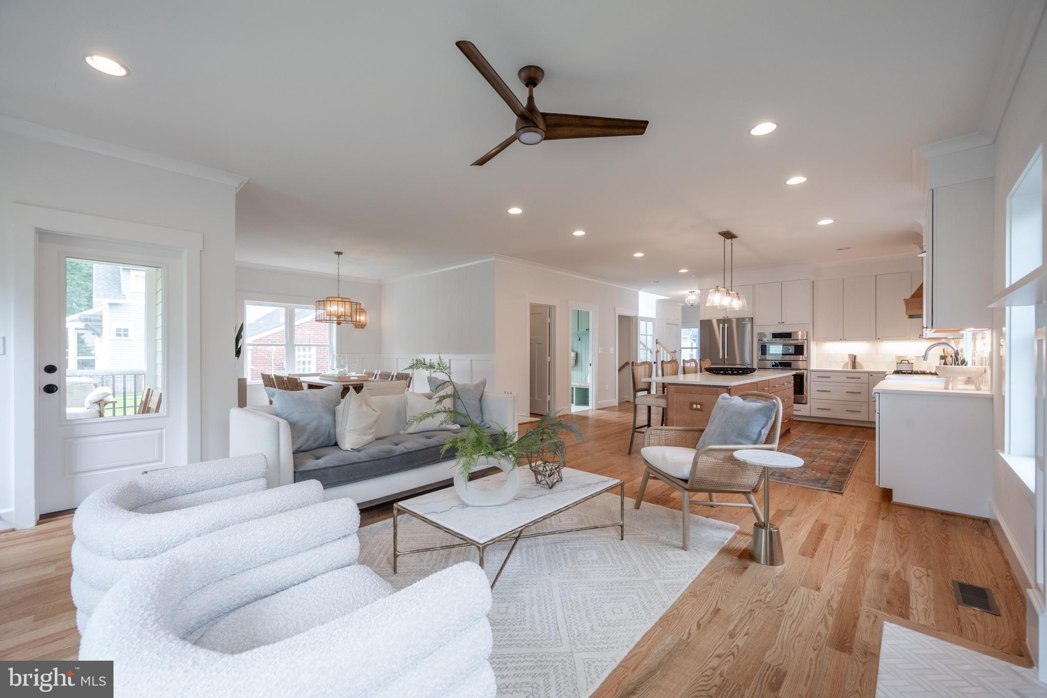 317 E Howell AVENUE
