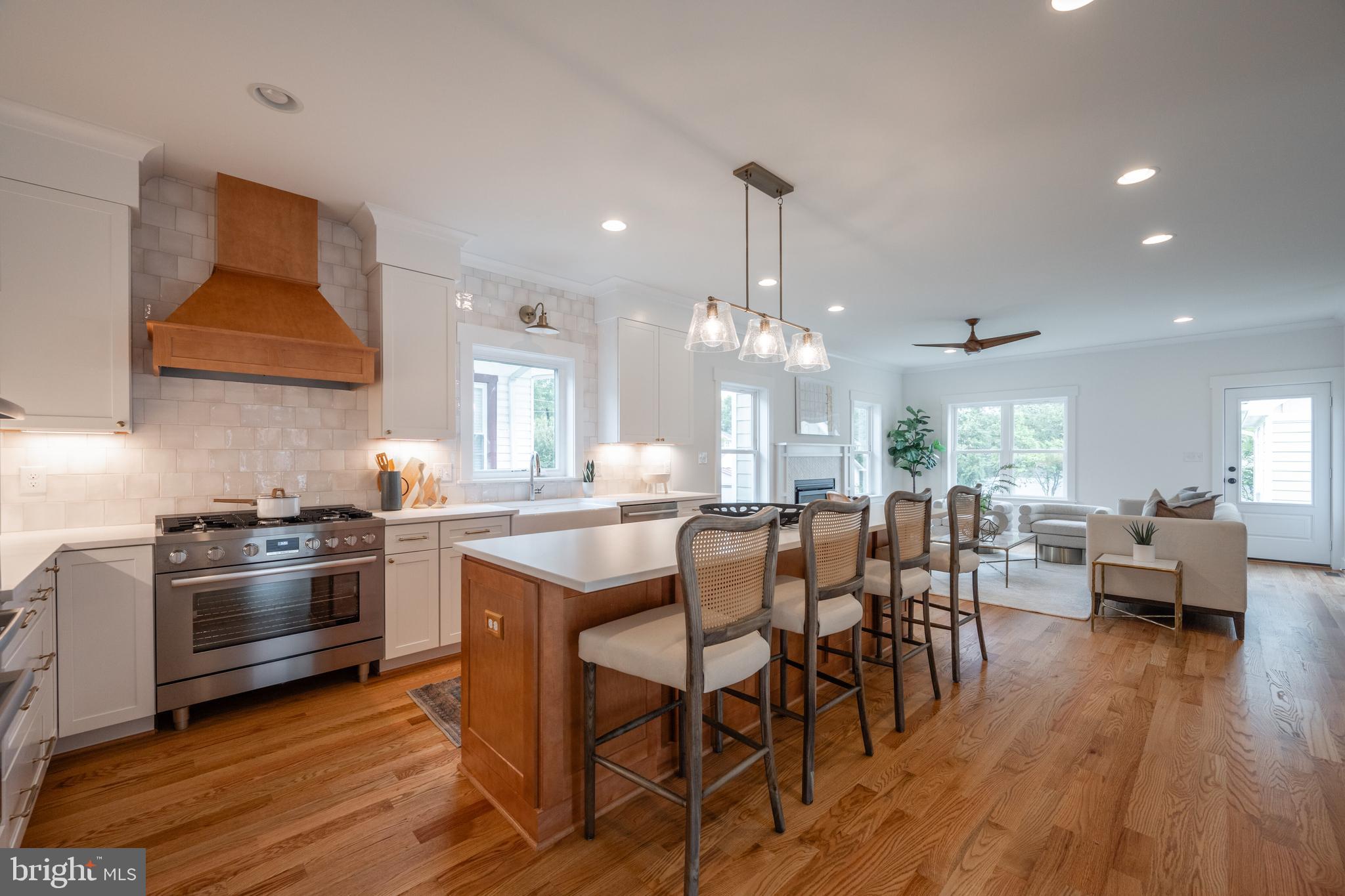 317 E Howell AVENUE