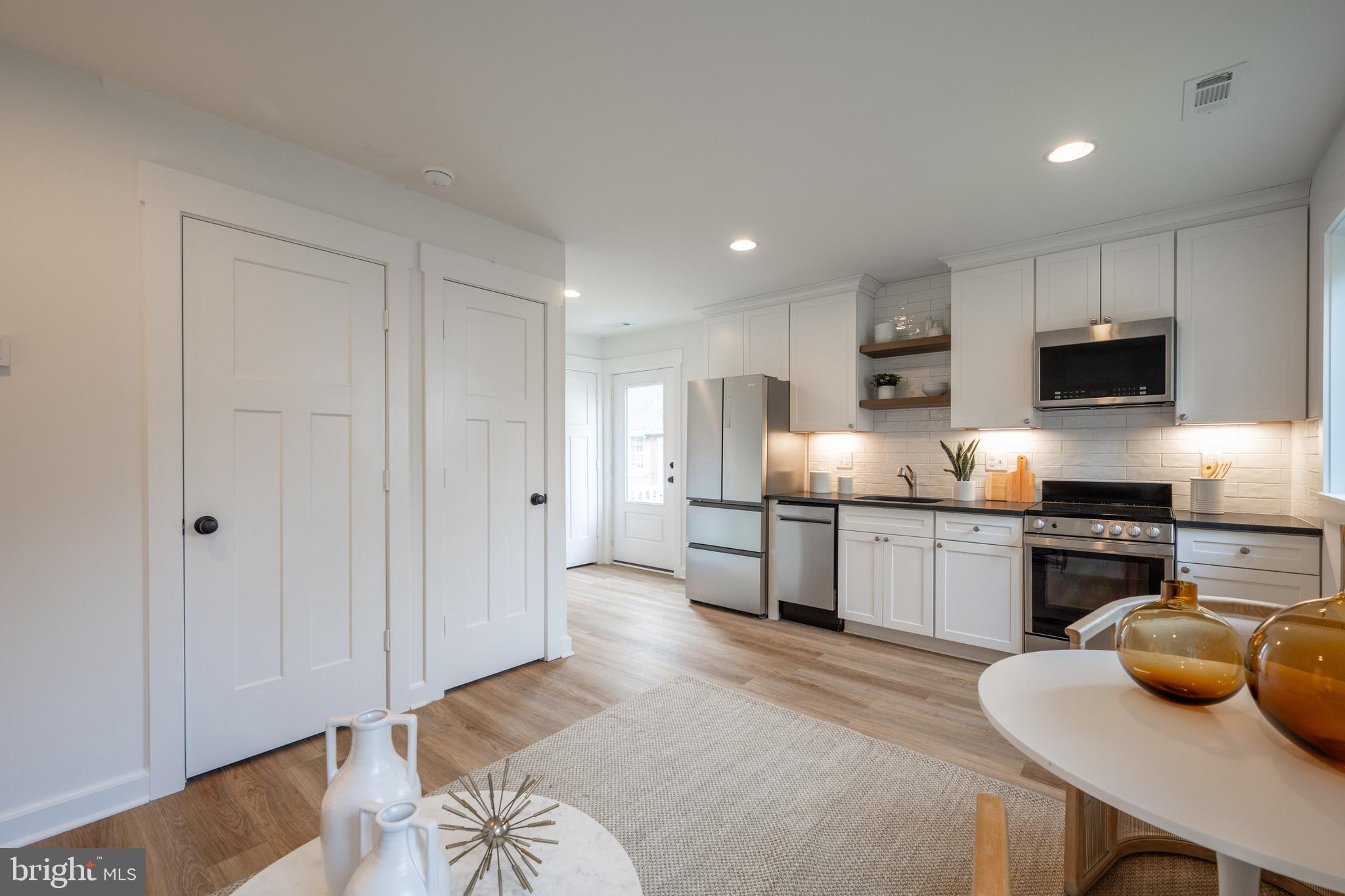 317 E Howell AVENUE