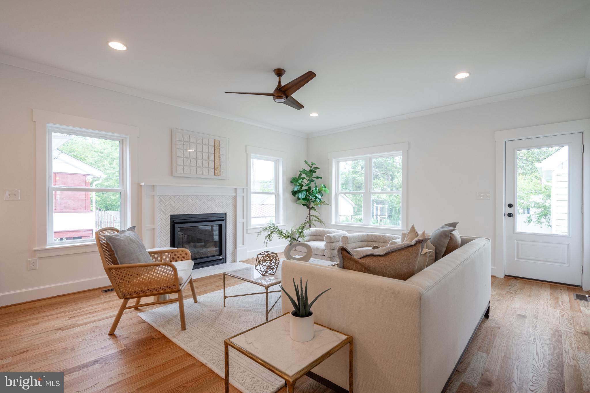317 E Howell AVENUE