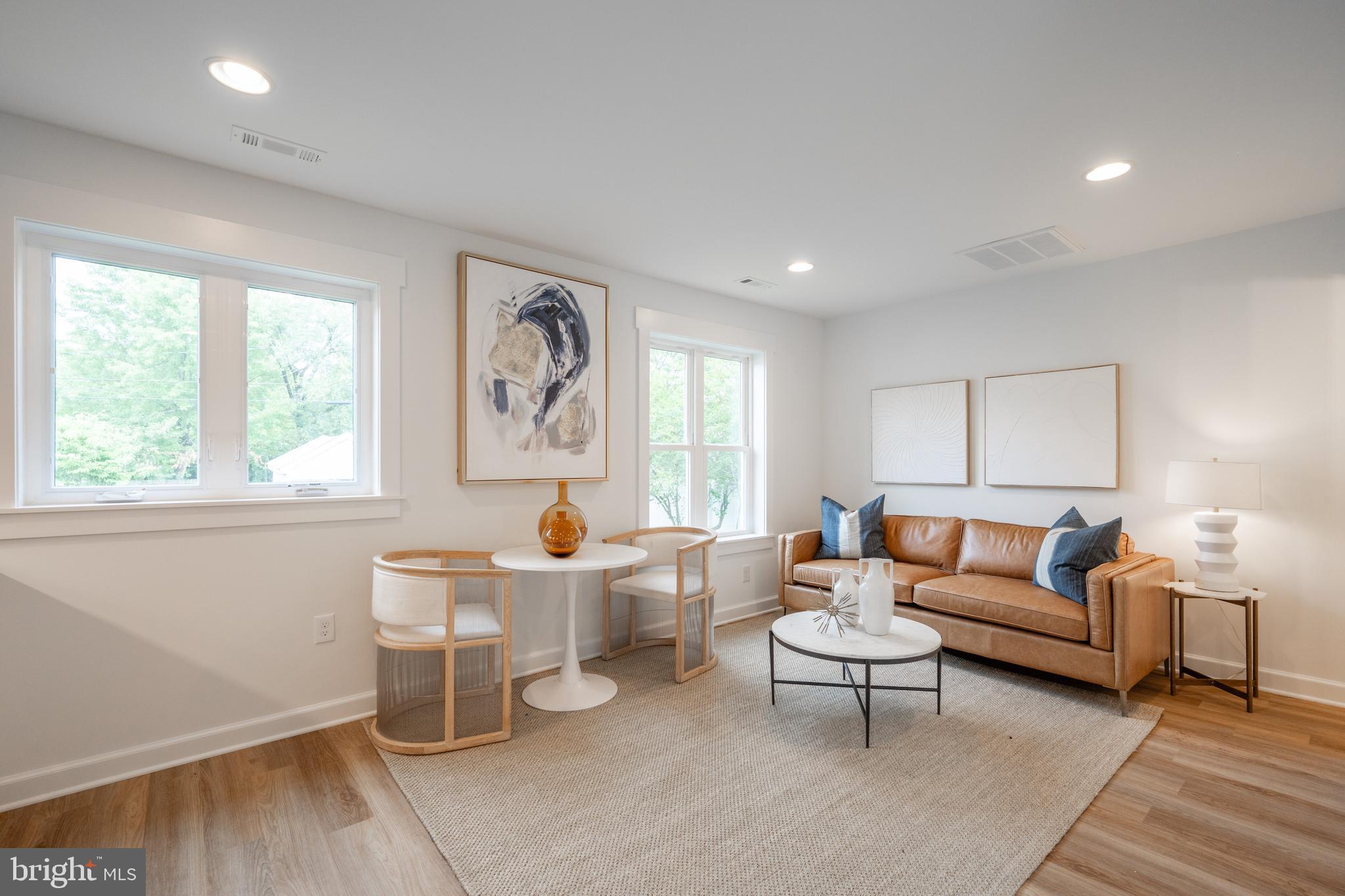 317 E Howell AVENUE