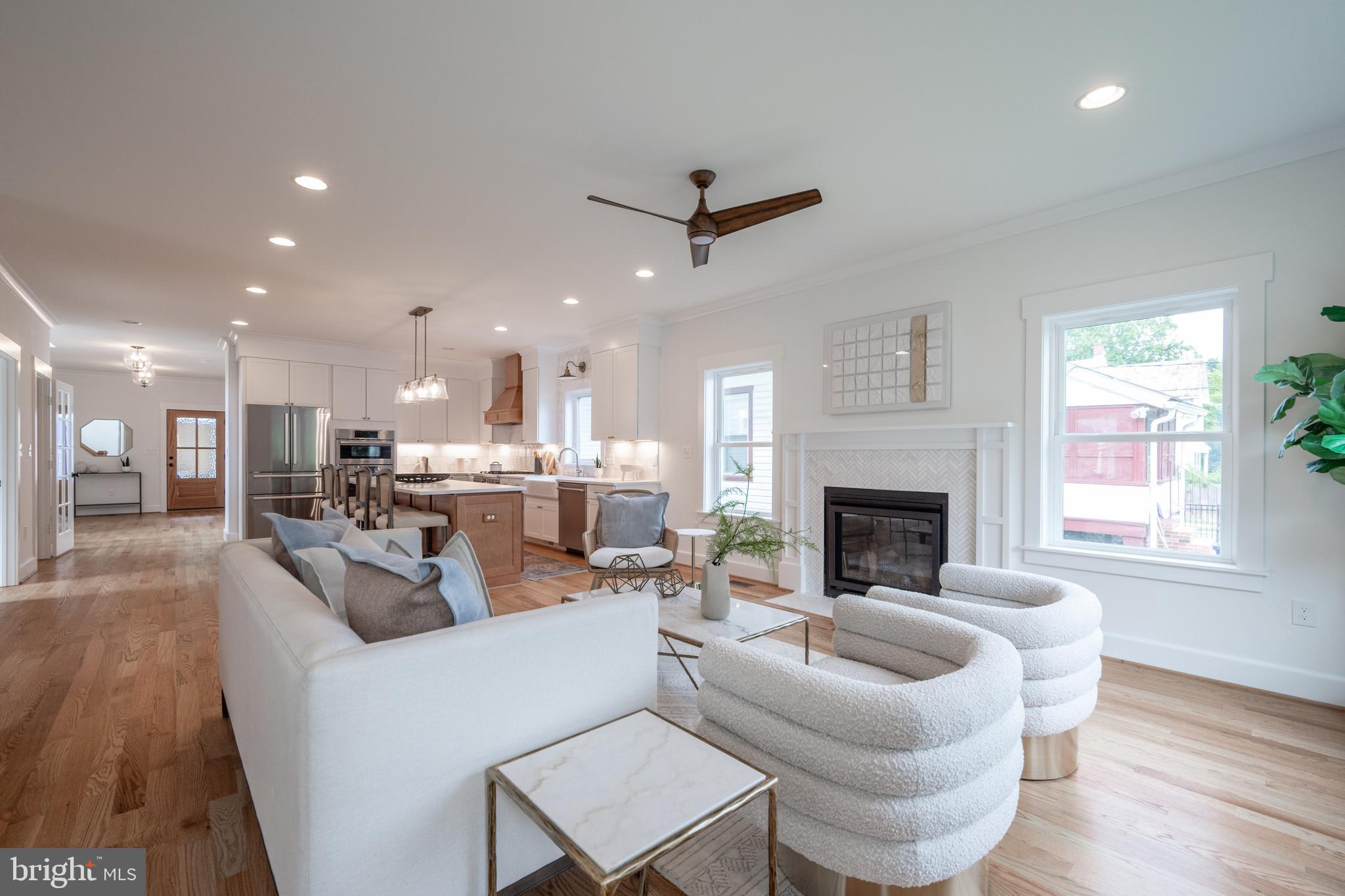 317 E Howell AVENUE
