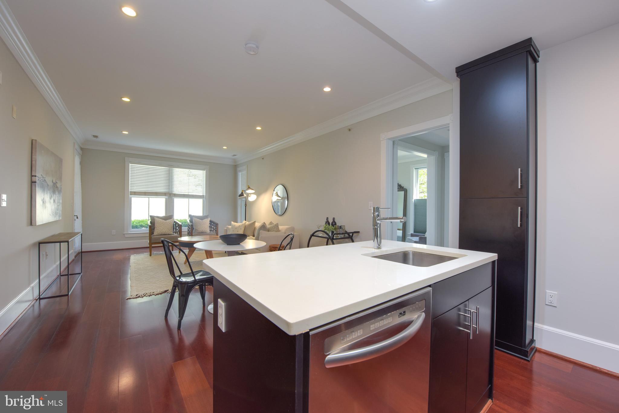 910 Powhatan STREET Unit: 104S