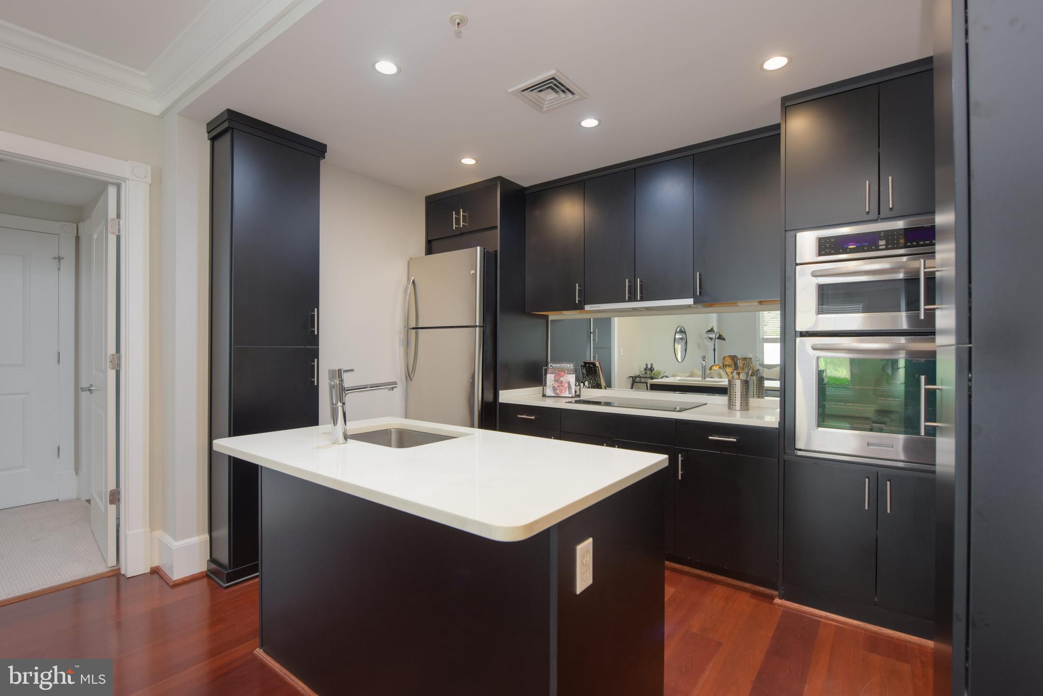 910 Powhatan STREET Unit: 104S