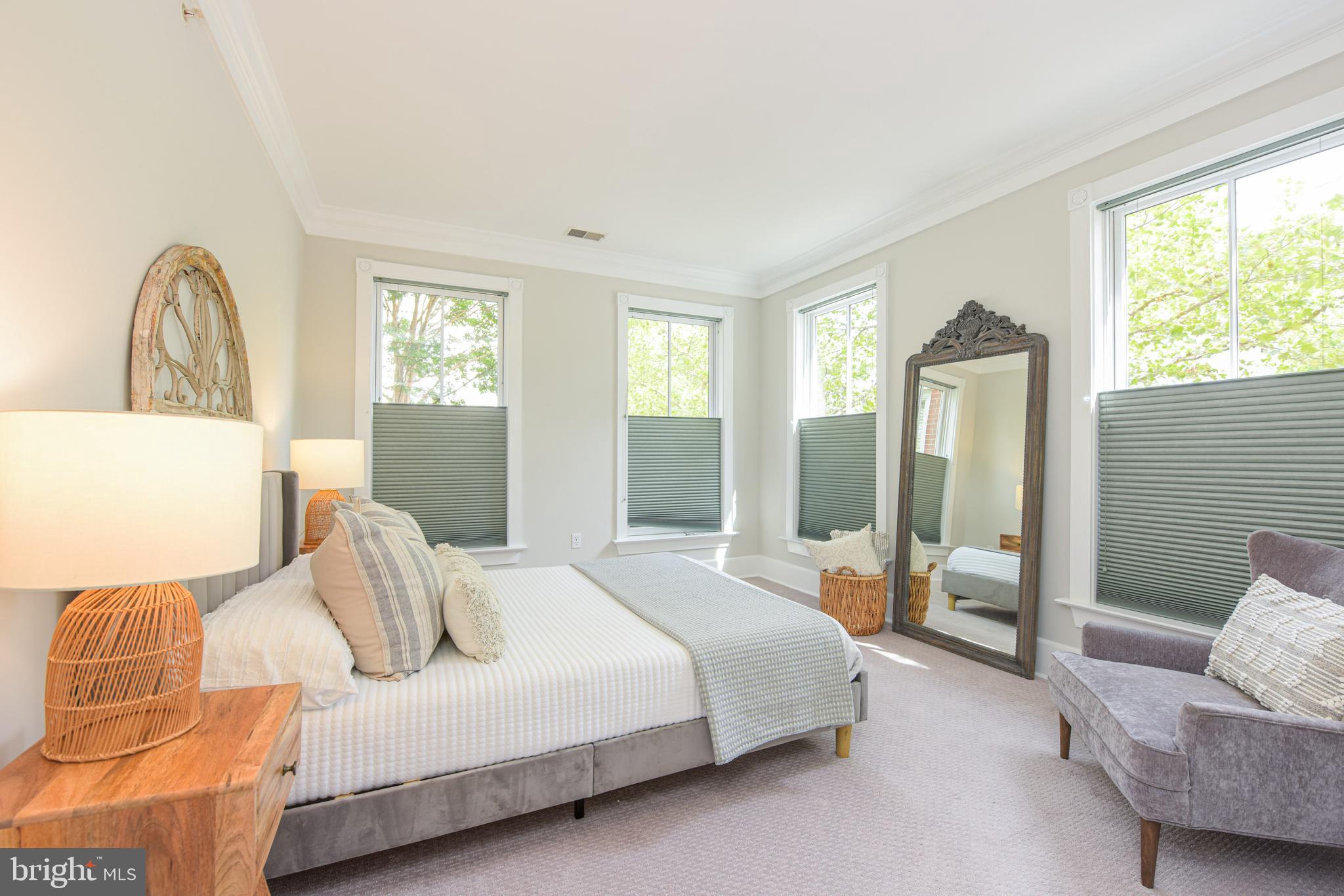 910 Powhatan STREET Unit: 104S