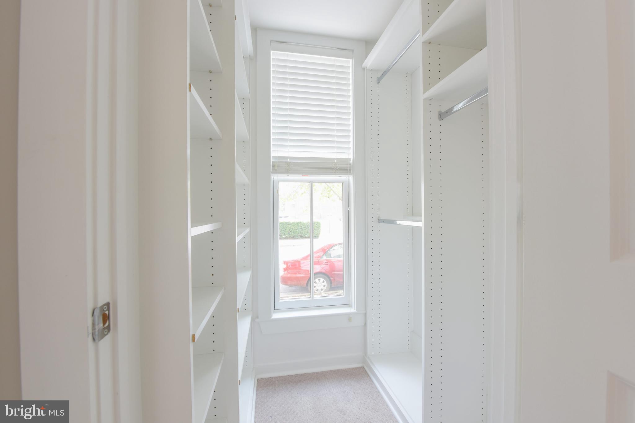 910 Powhatan STREET Unit: 104S