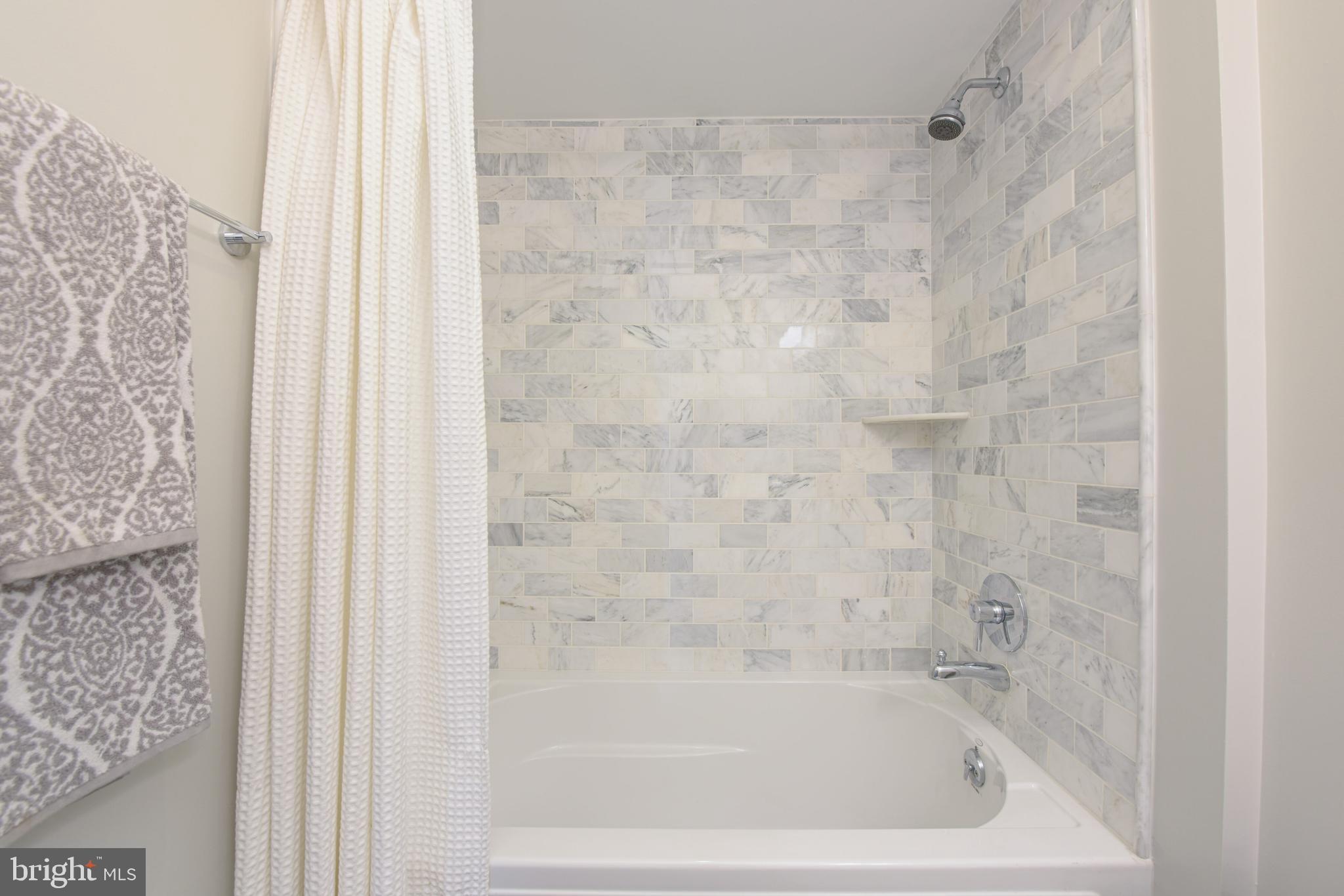 910 Powhatan STREET Unit: 104S