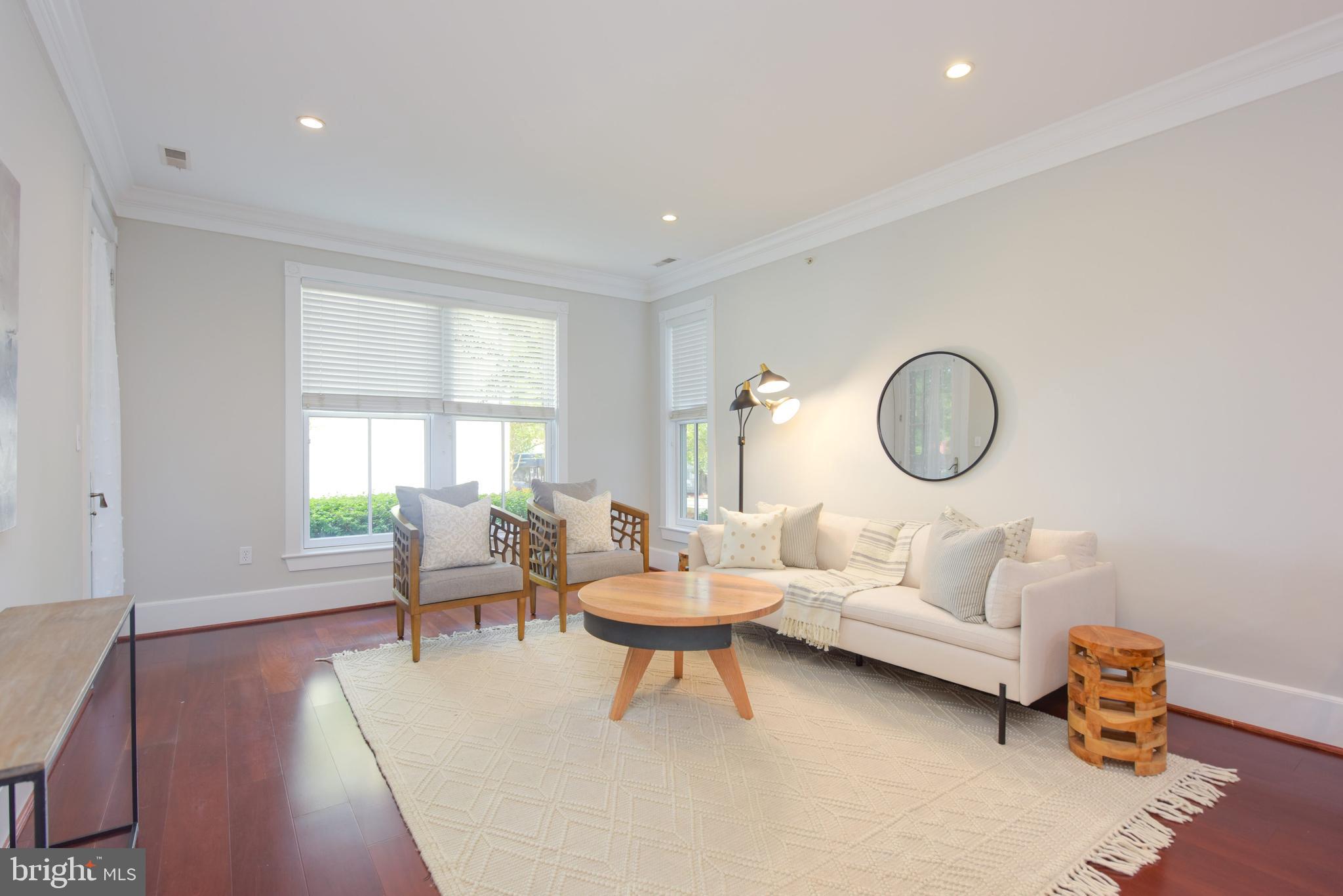 910 Powhatan STREET Unit: 104S