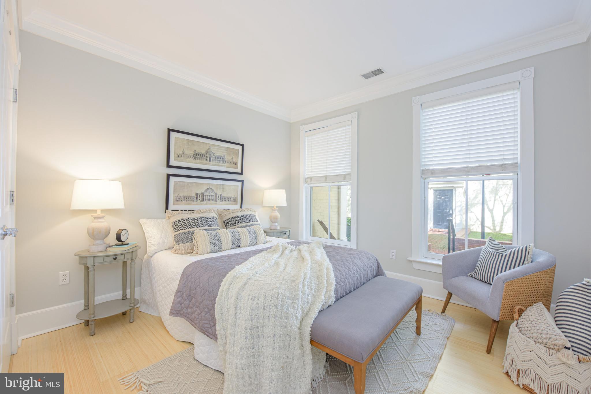 910 Powhatan STREET Unit: 104S