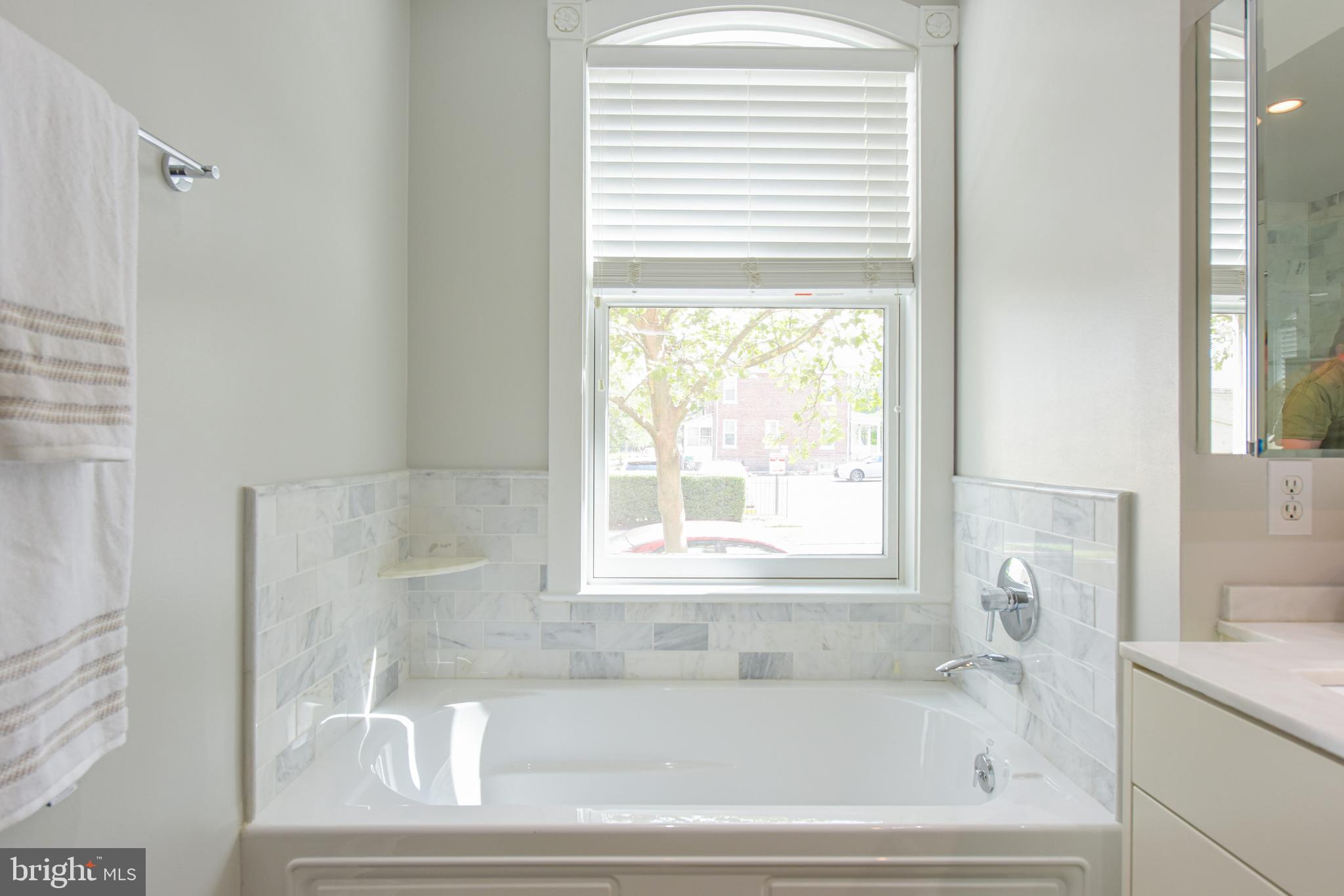 910 Powhatan STREET Unit: 104S