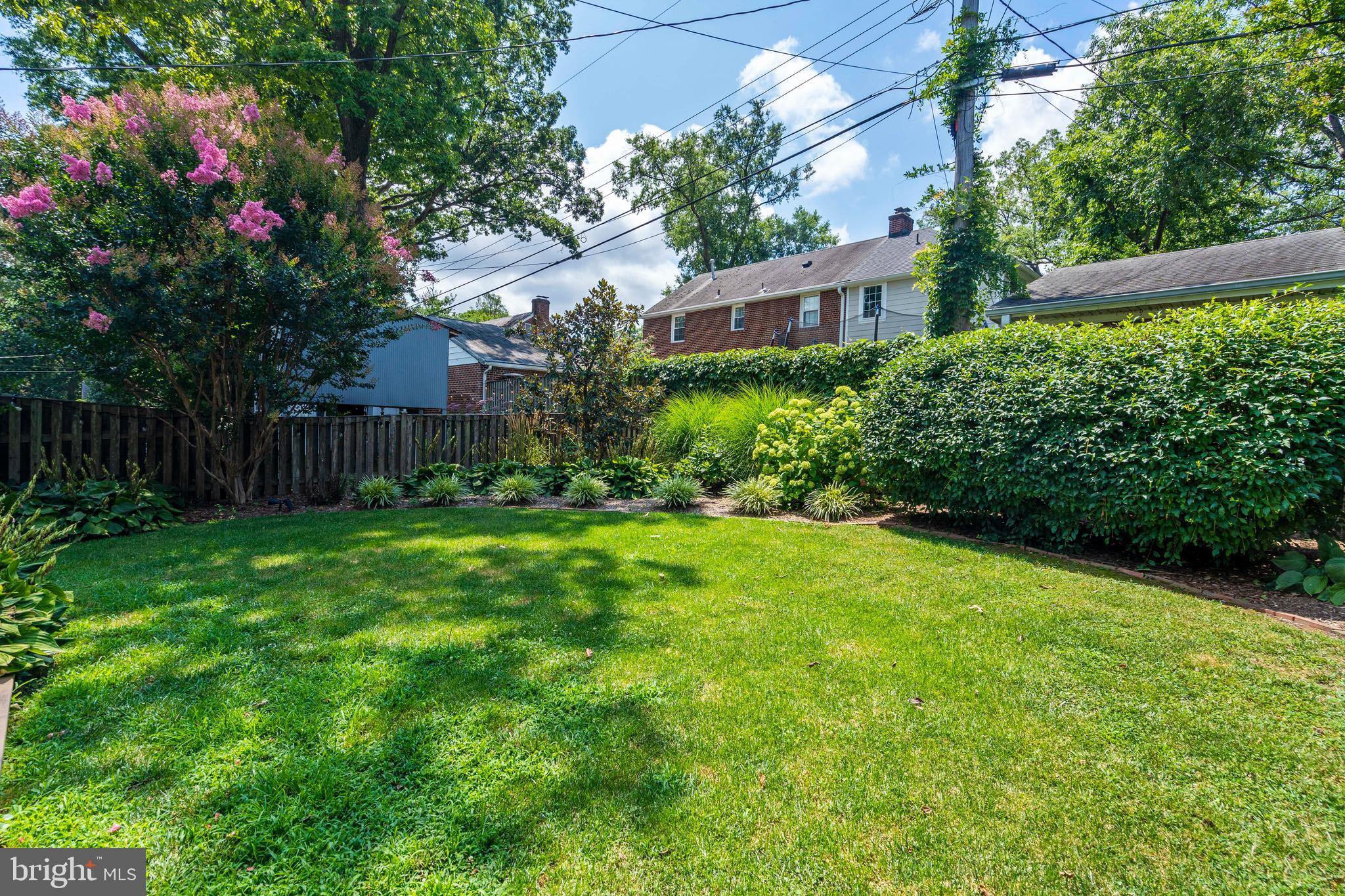 1612 Crestwood Dr