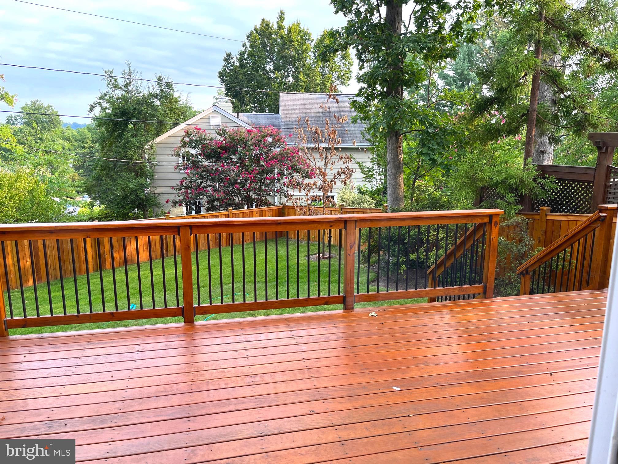 519 N Overlook DRIVE