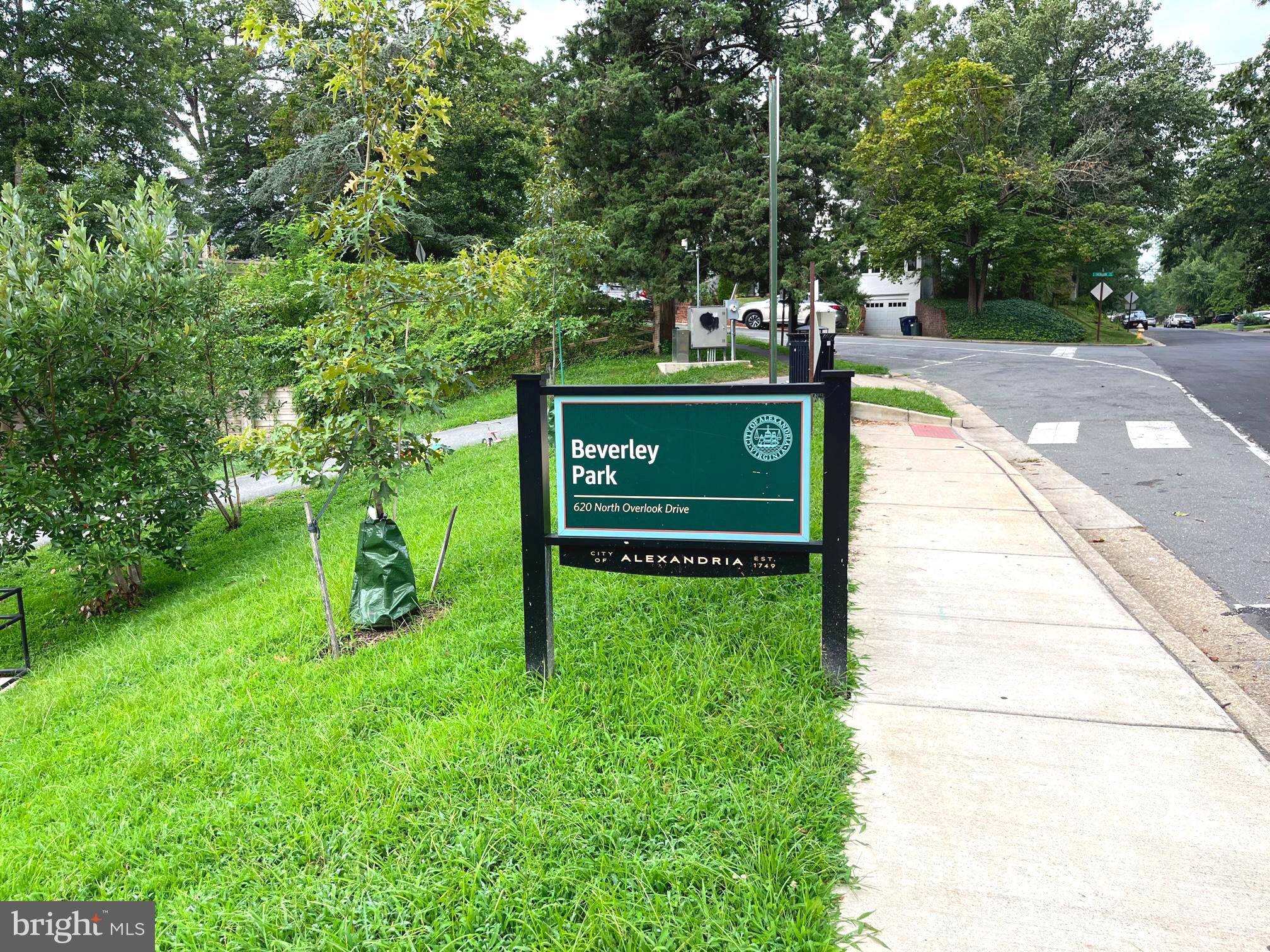 519 N Overlook DRIVE