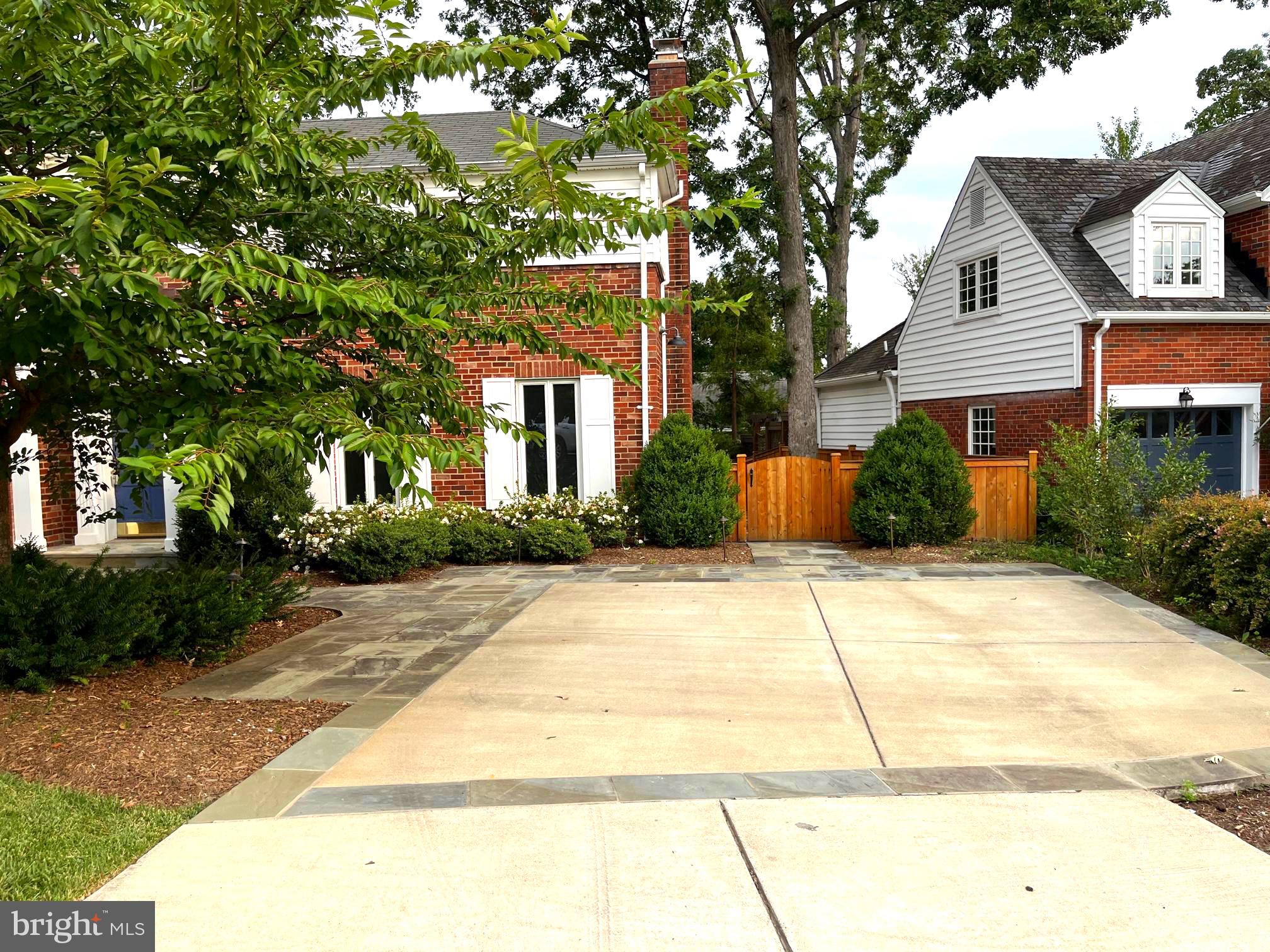 519 N Overlook DRIVE