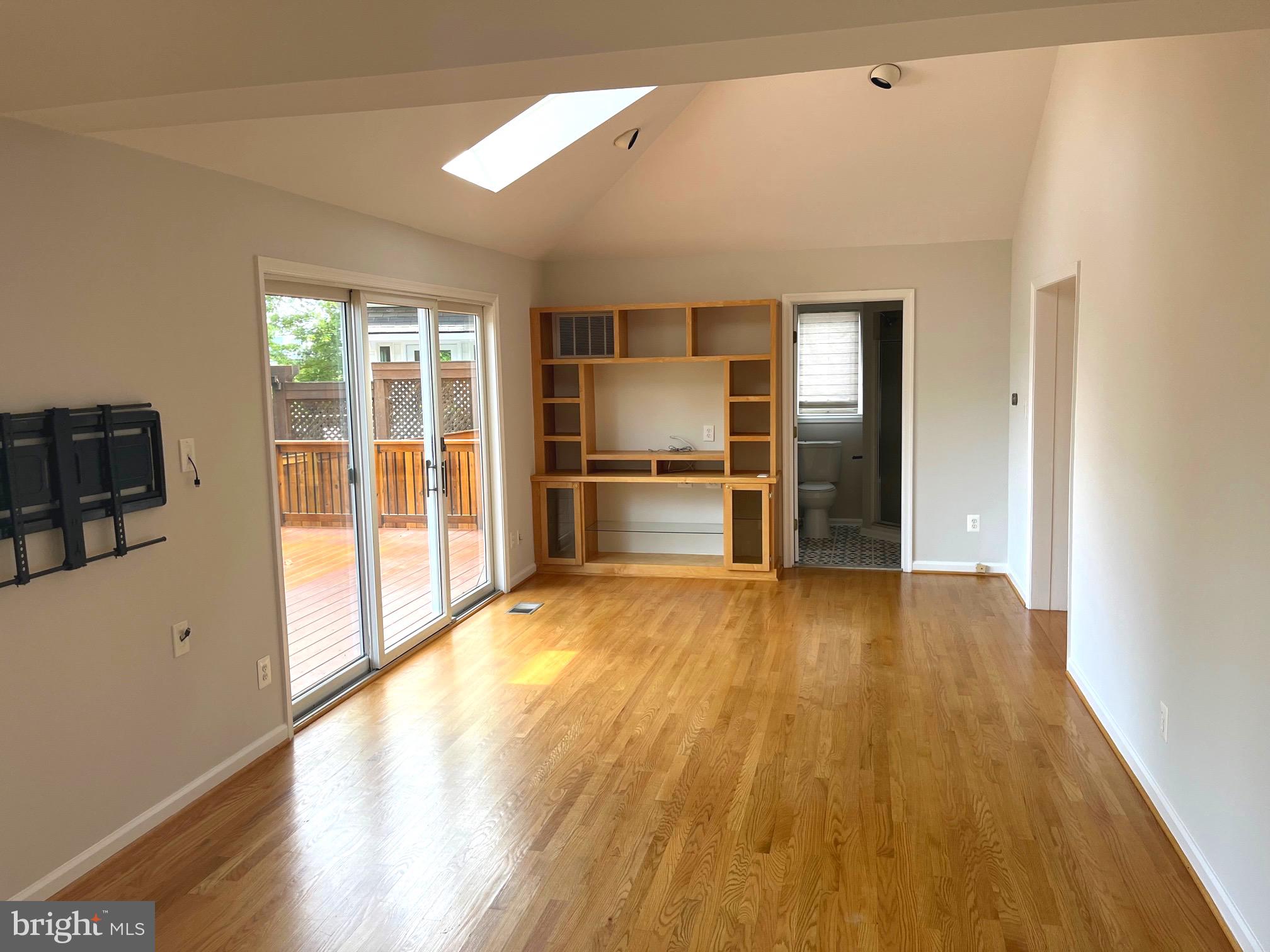 519 N Overlook DRIVE