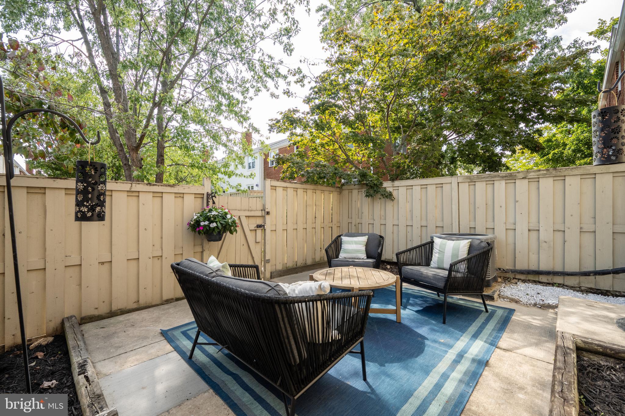 2413 N Dearing STREET