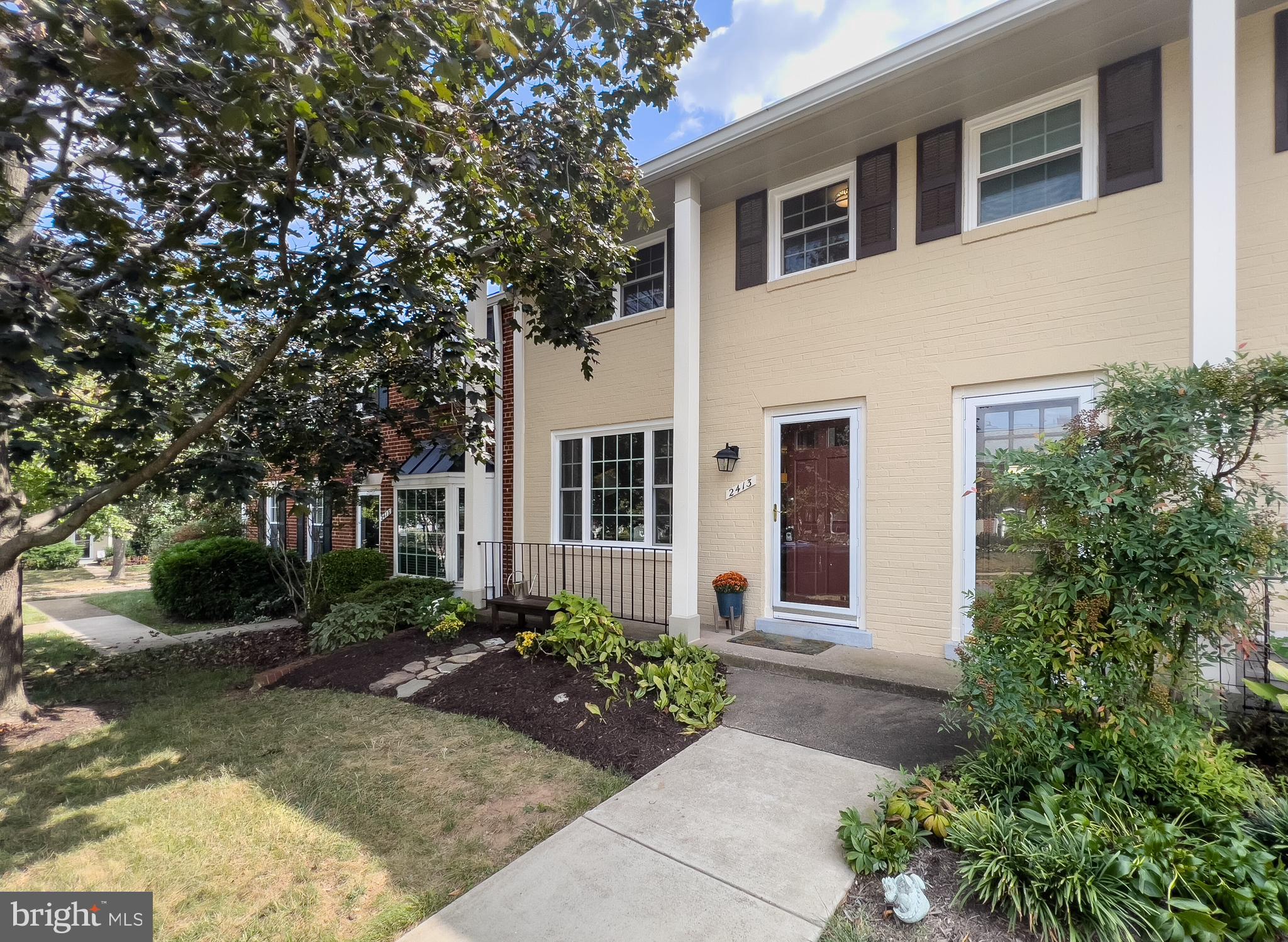 2413 N Dearing STREET