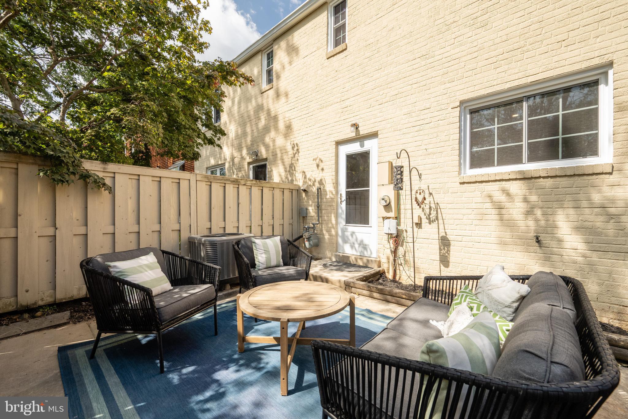 2413 N Dearing STREET