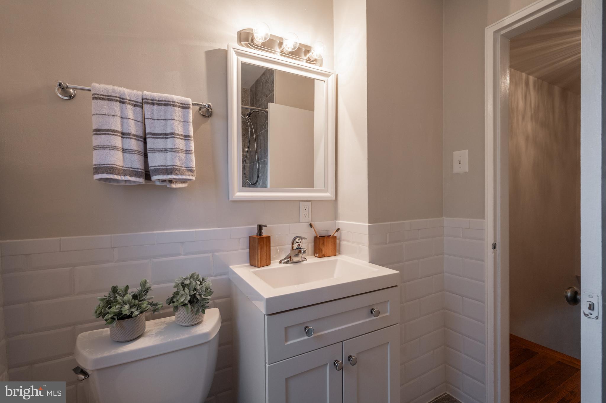 2413 N Dearing STREET