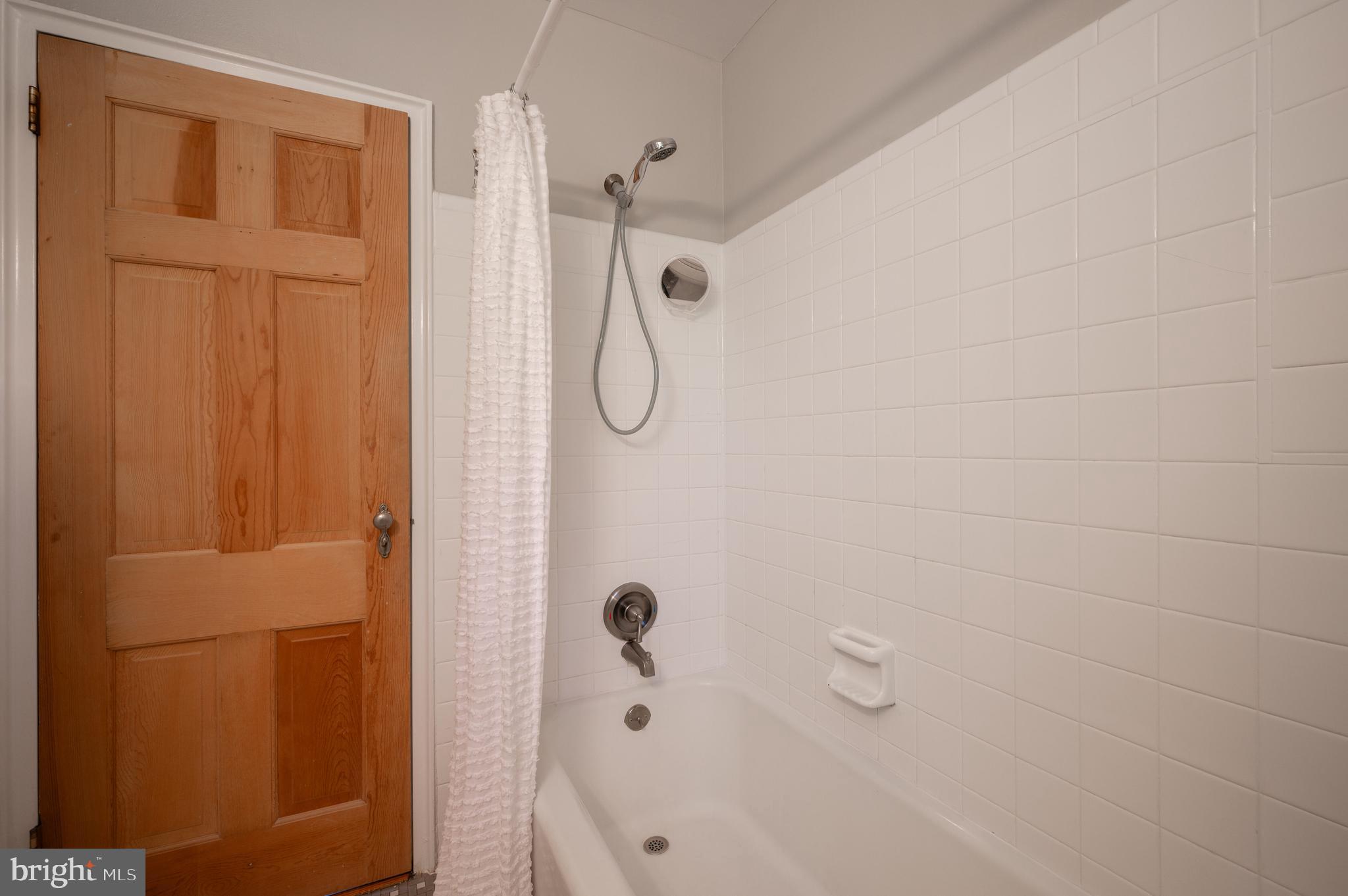 3405 Commonwealth AVENUE Unit: C