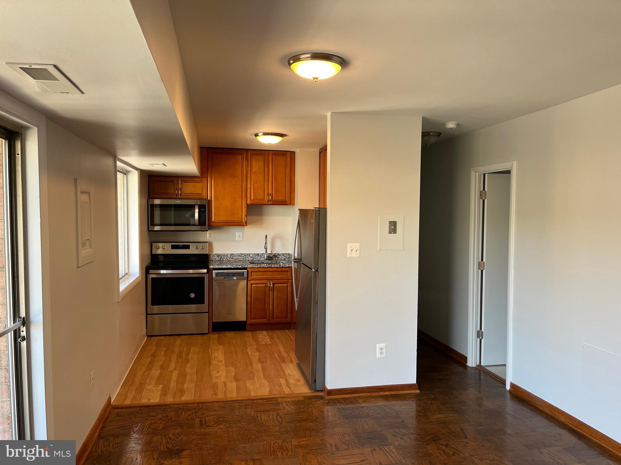 202 E Mason AVENUE Unit: 301