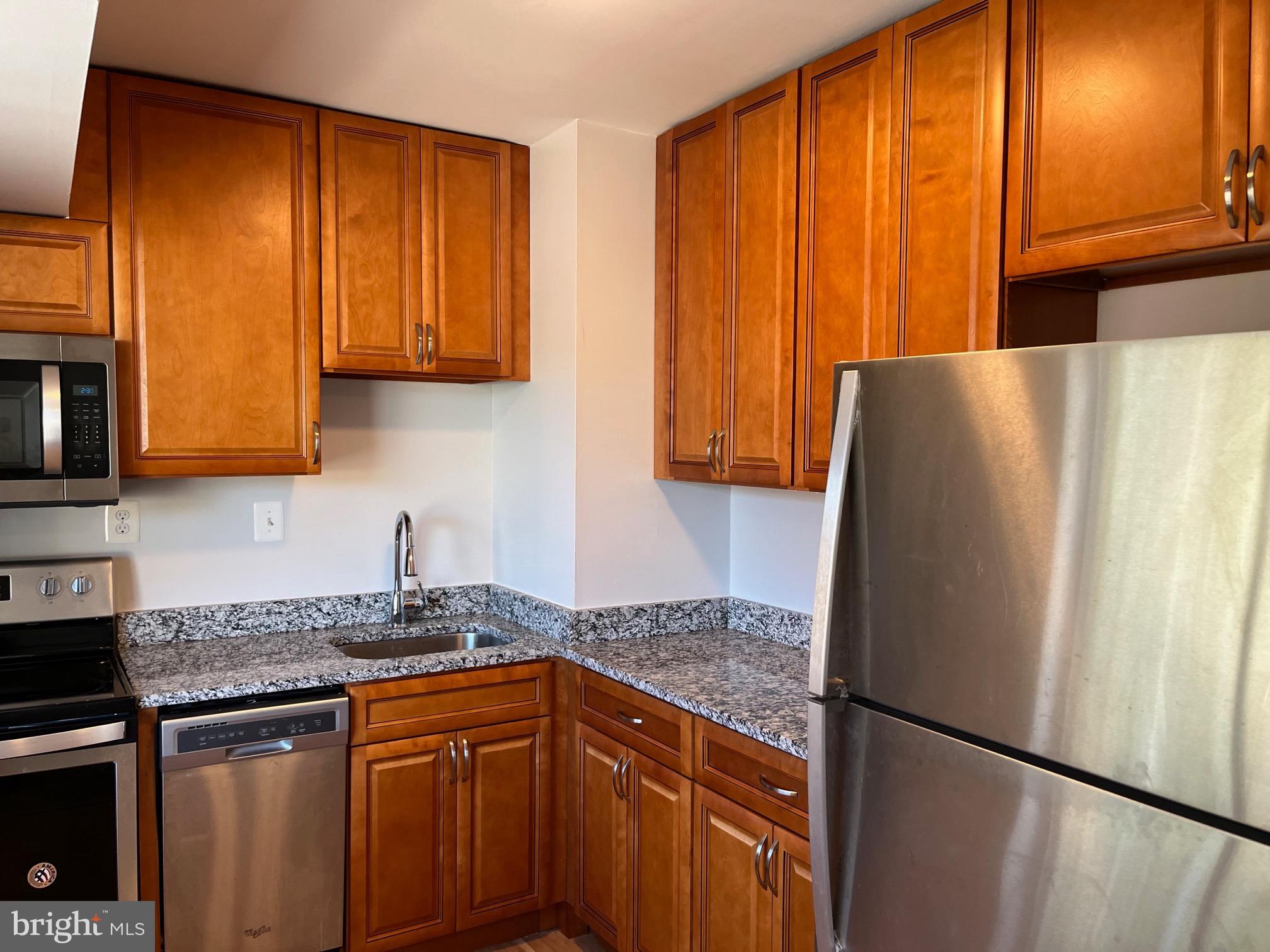 202 E Mason AVENUE Unit: 301