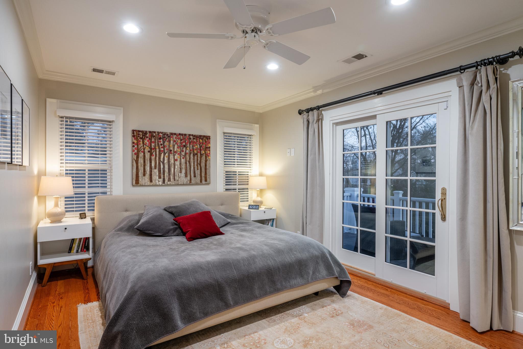 10 W Glendale AVENUE W