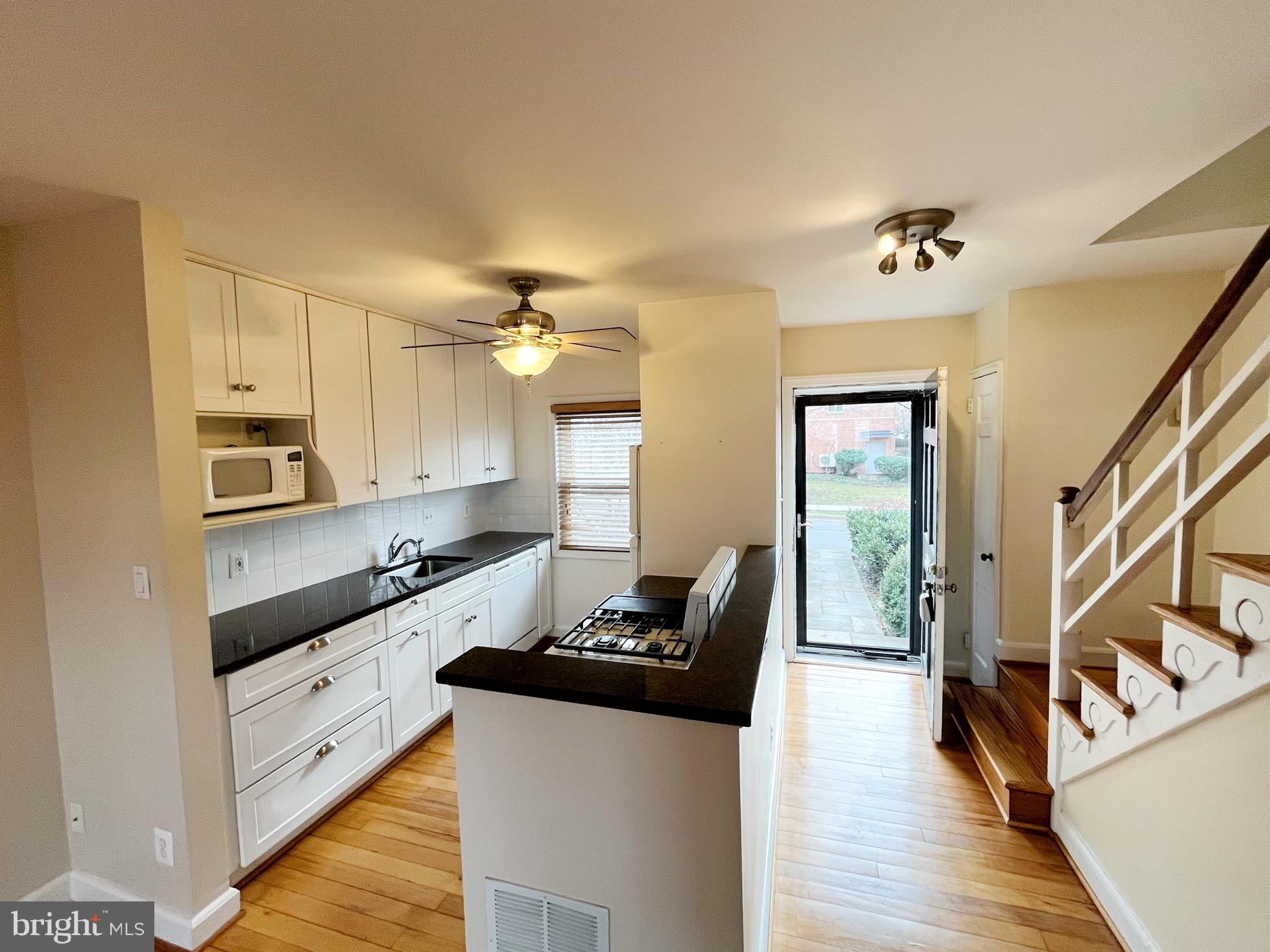 420 E Bellefonte AVENUE E