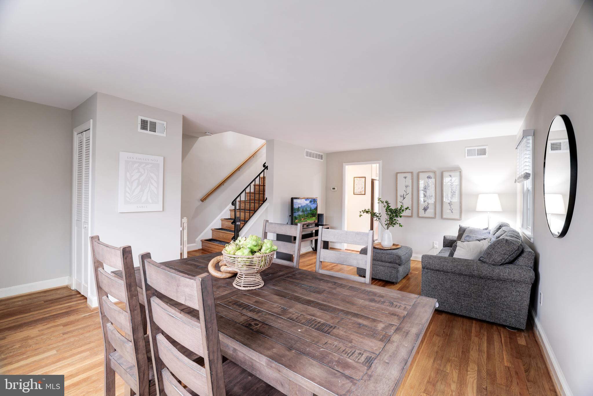 109 E Raymond Ave