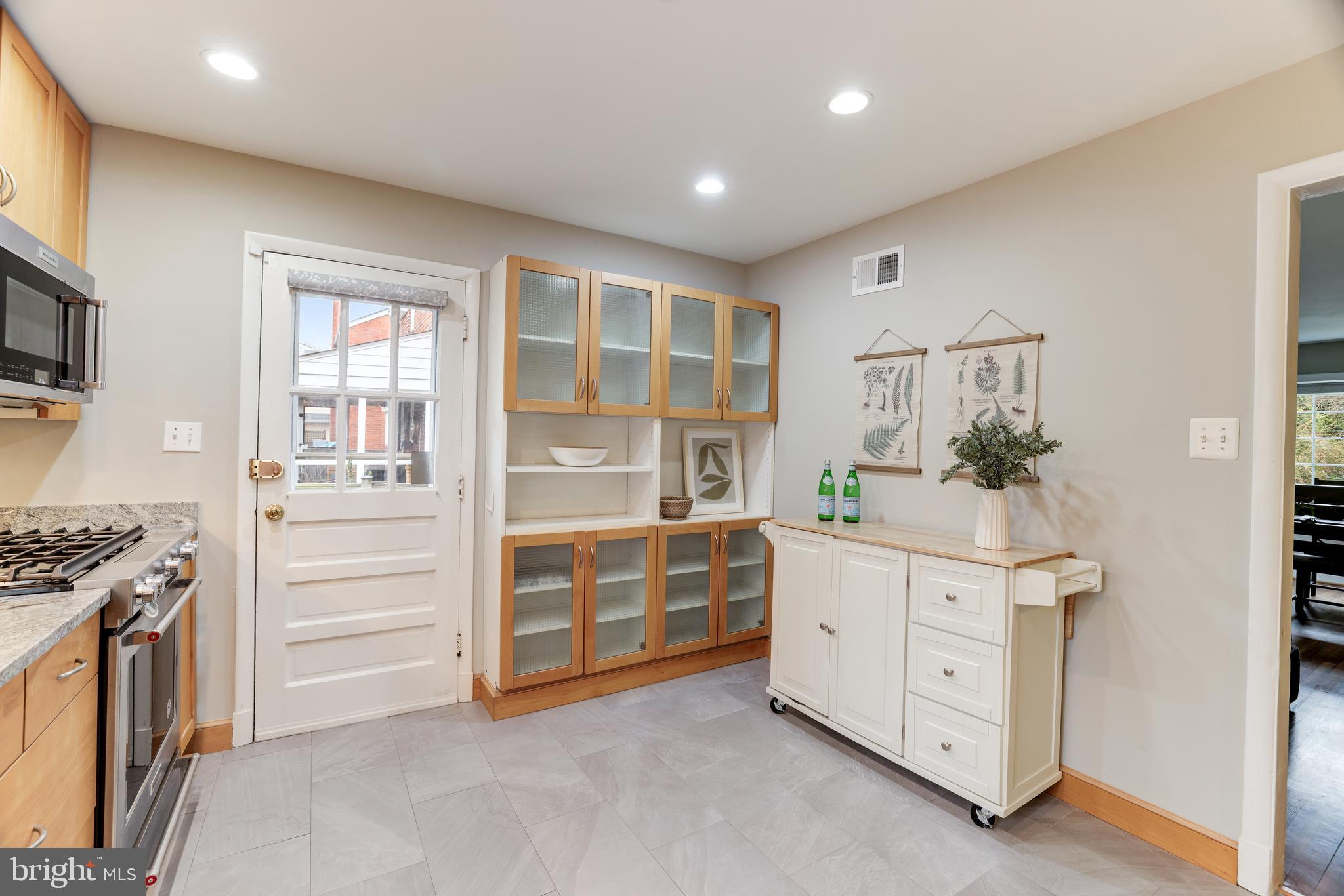 109 E Raymond Ave