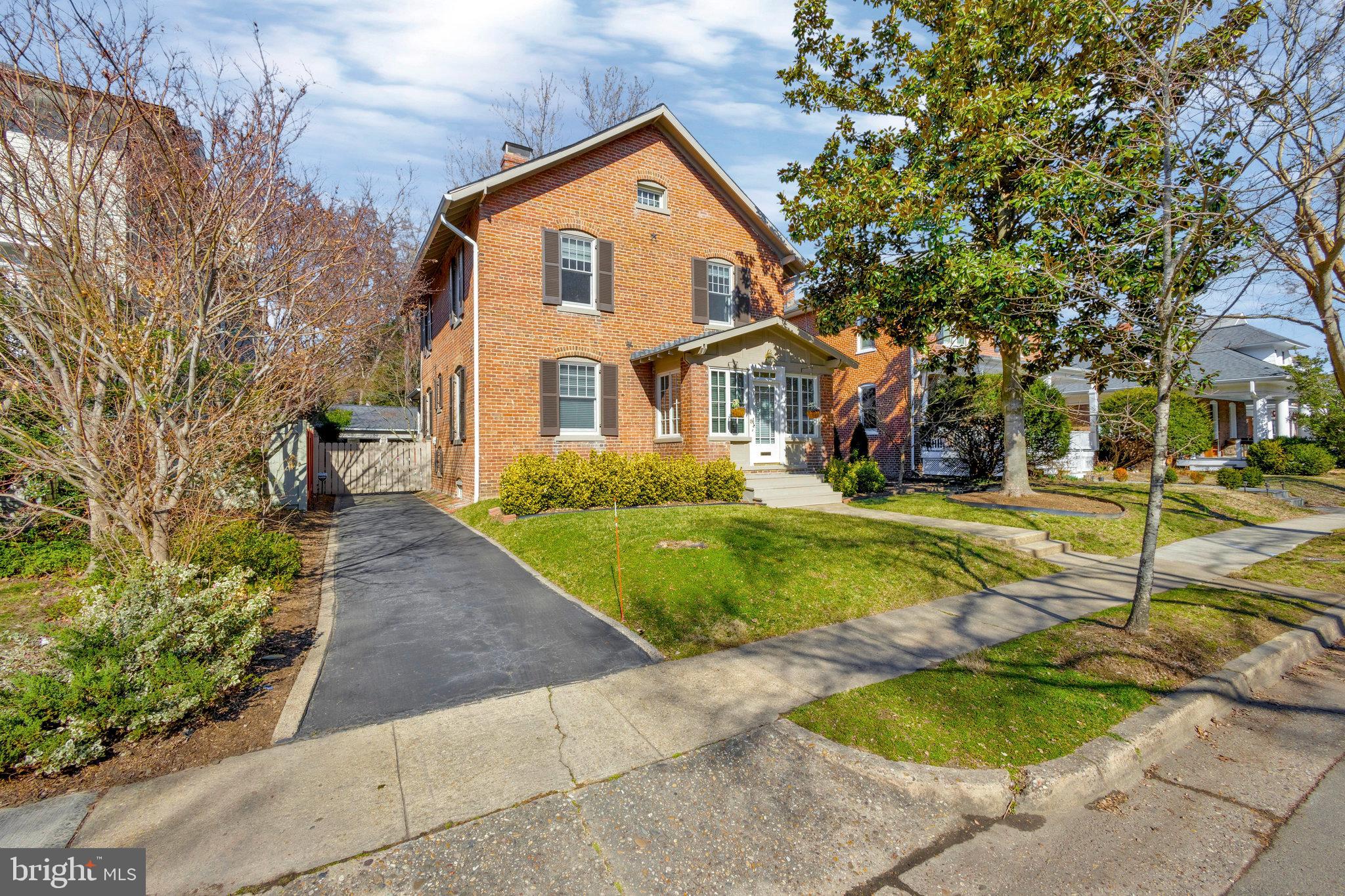 19 Cedar St