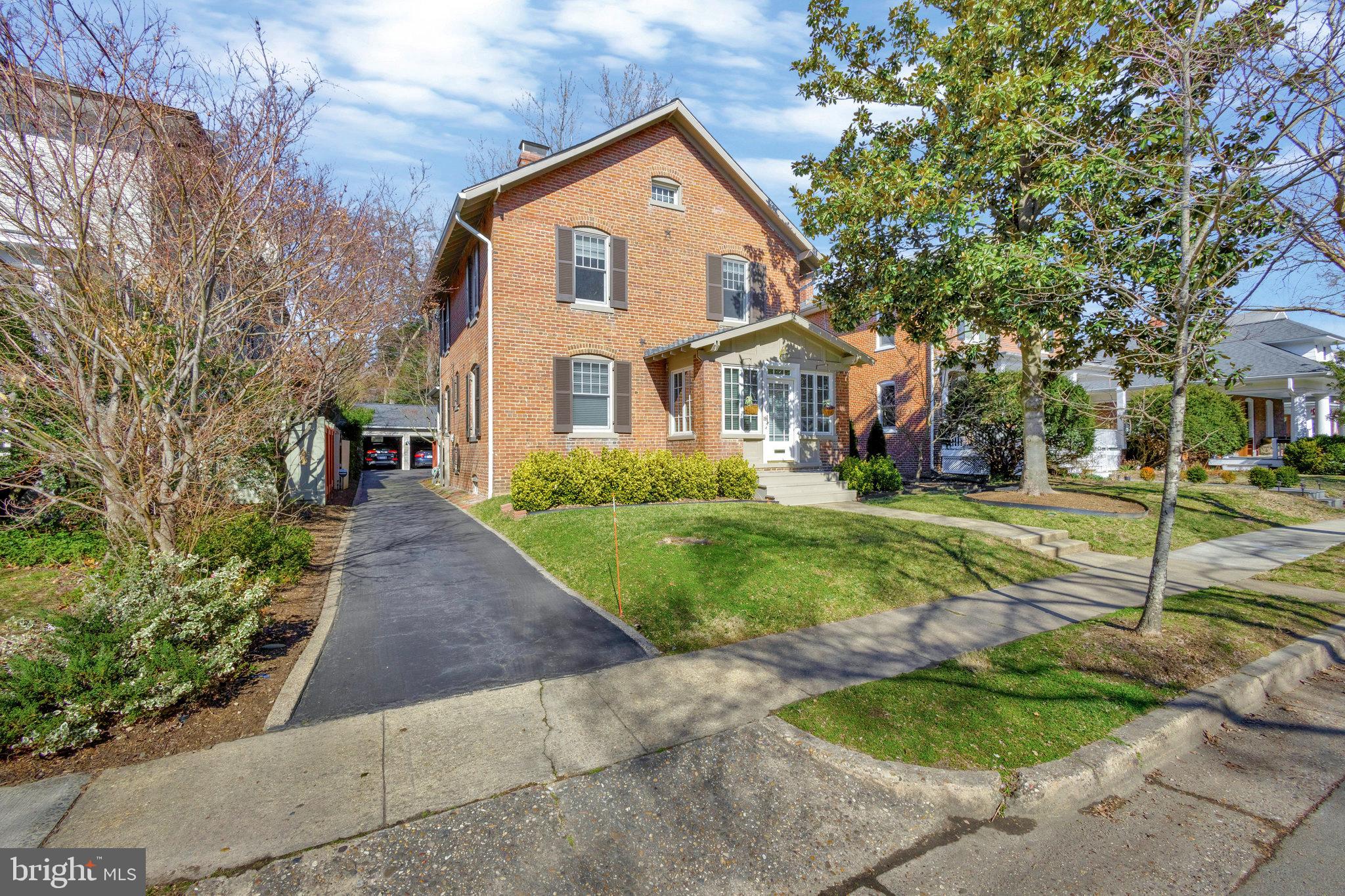 19 Cedar St
